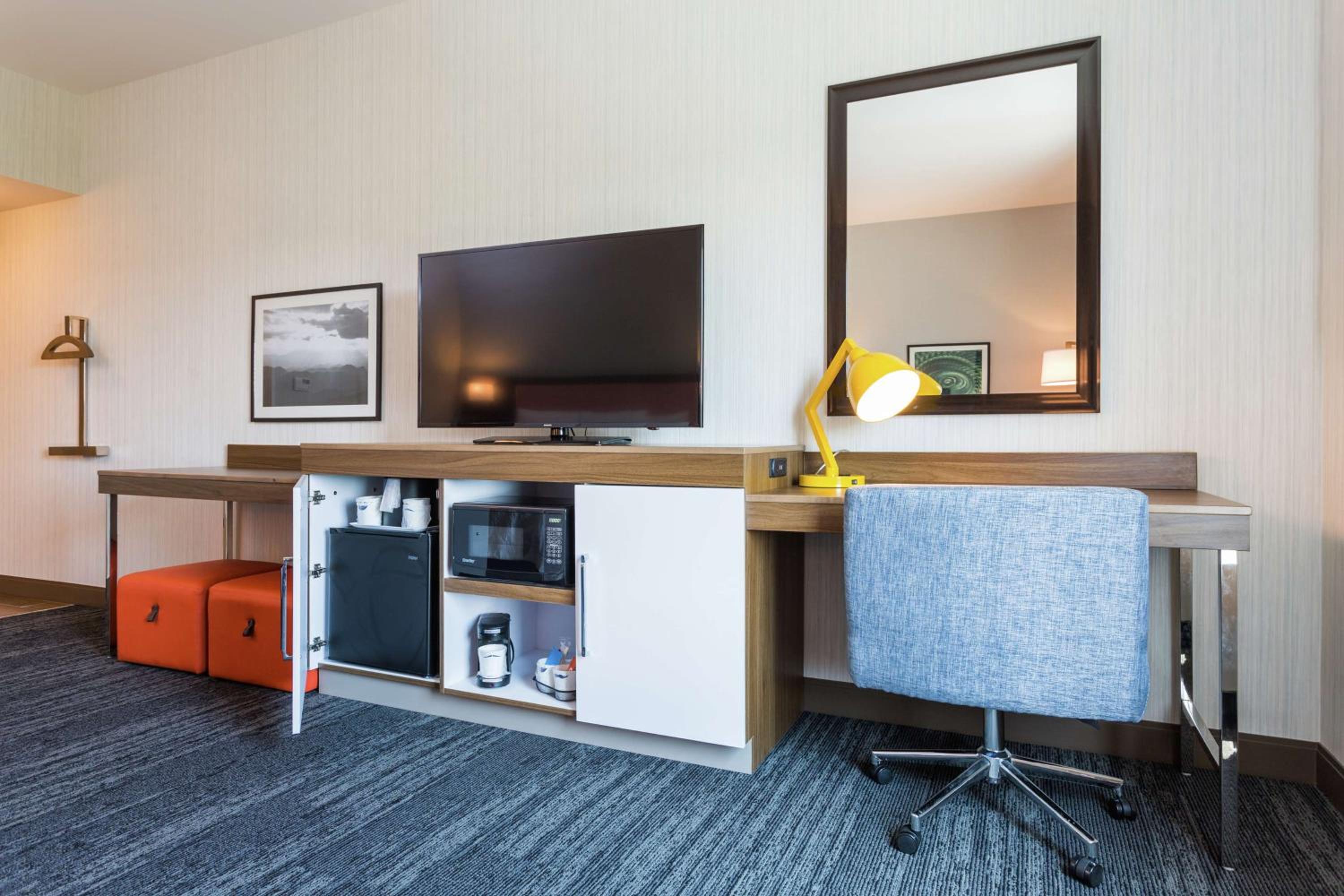 Deluxe King Room photo 2