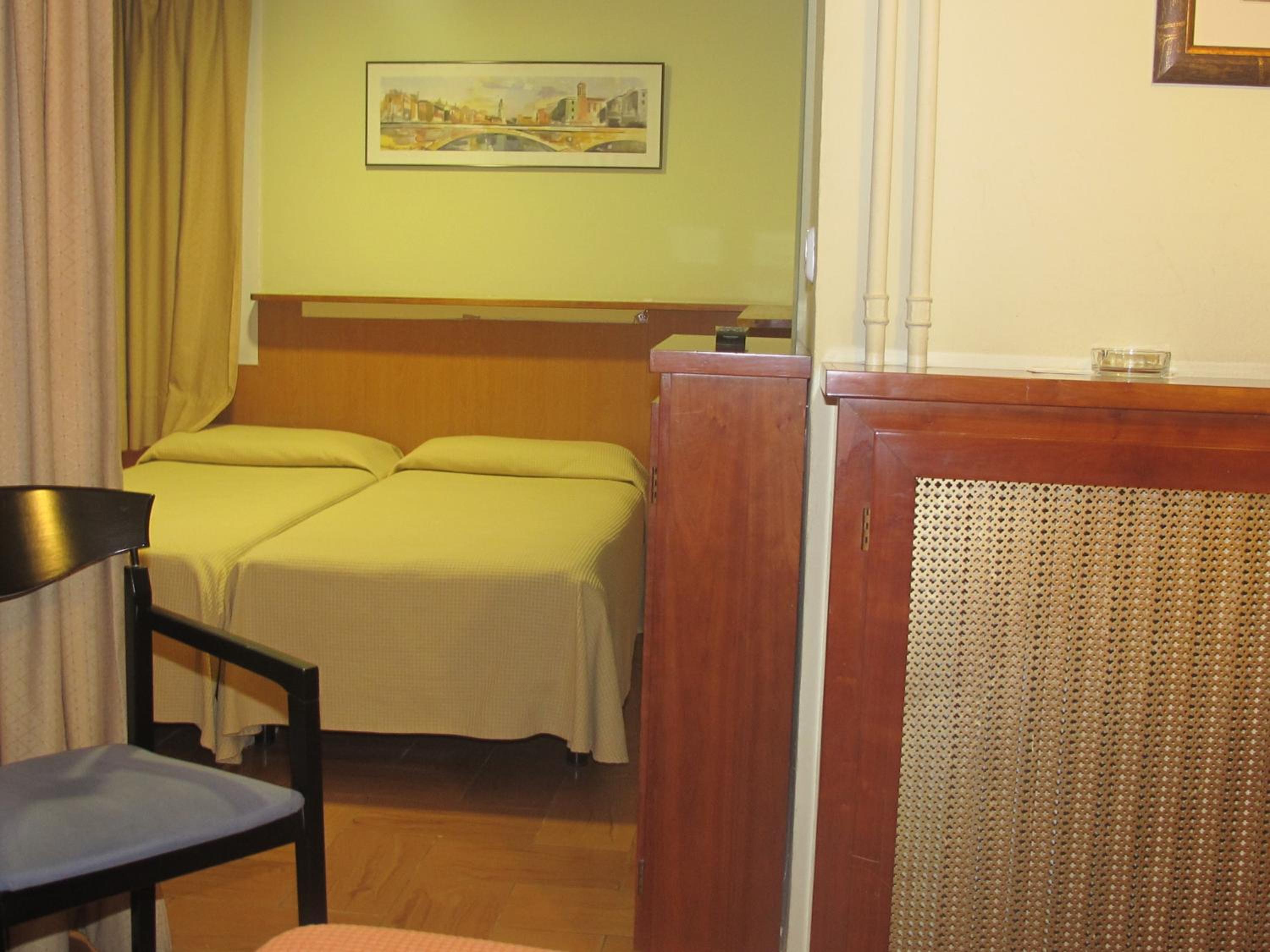 Quadruple Room - Photo 3