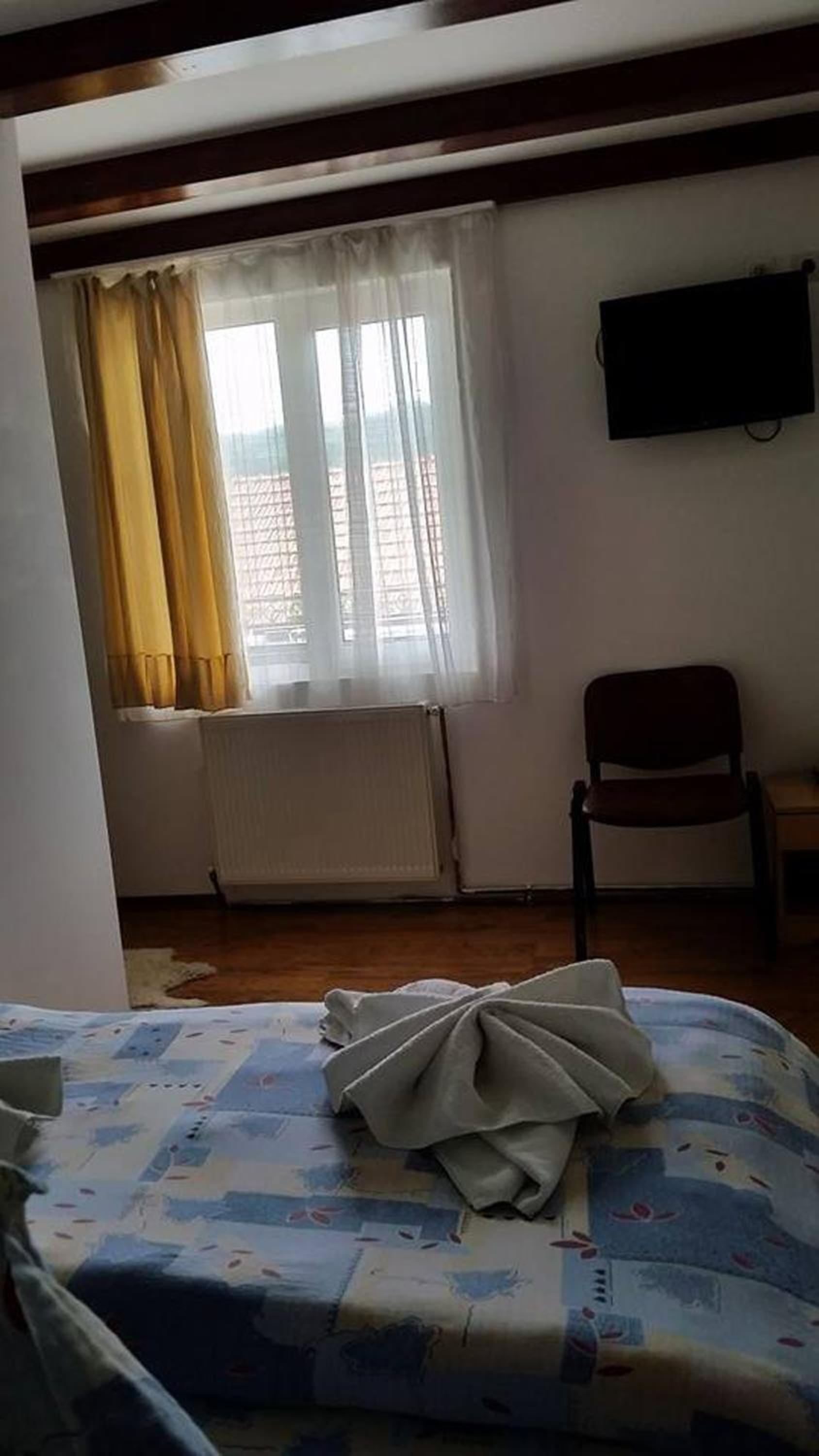 Single Room with Private Bathroom photo 1