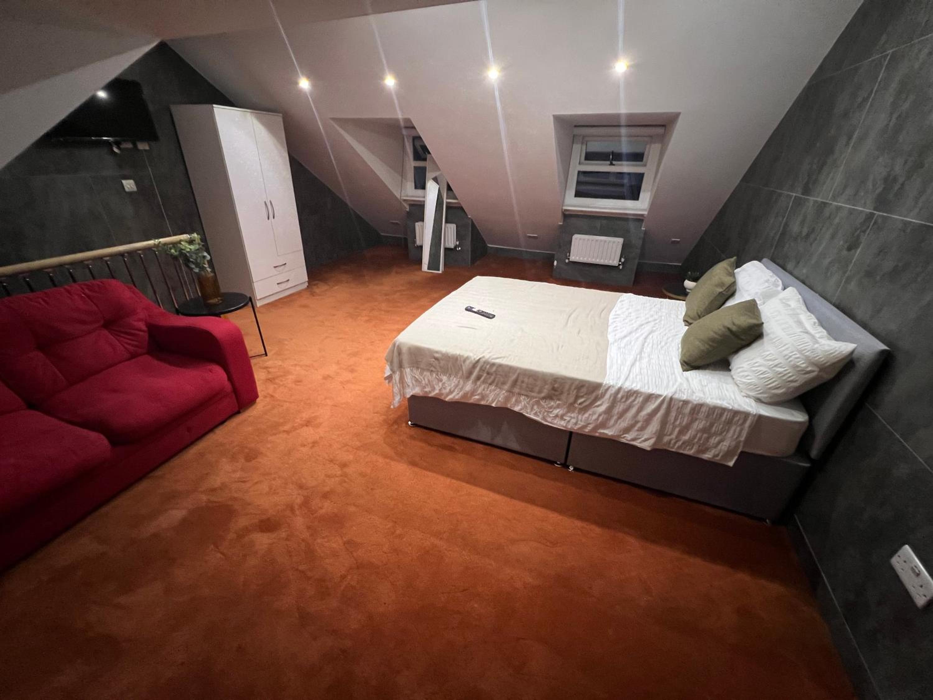 Deluxe Double Room with Bath photo 2