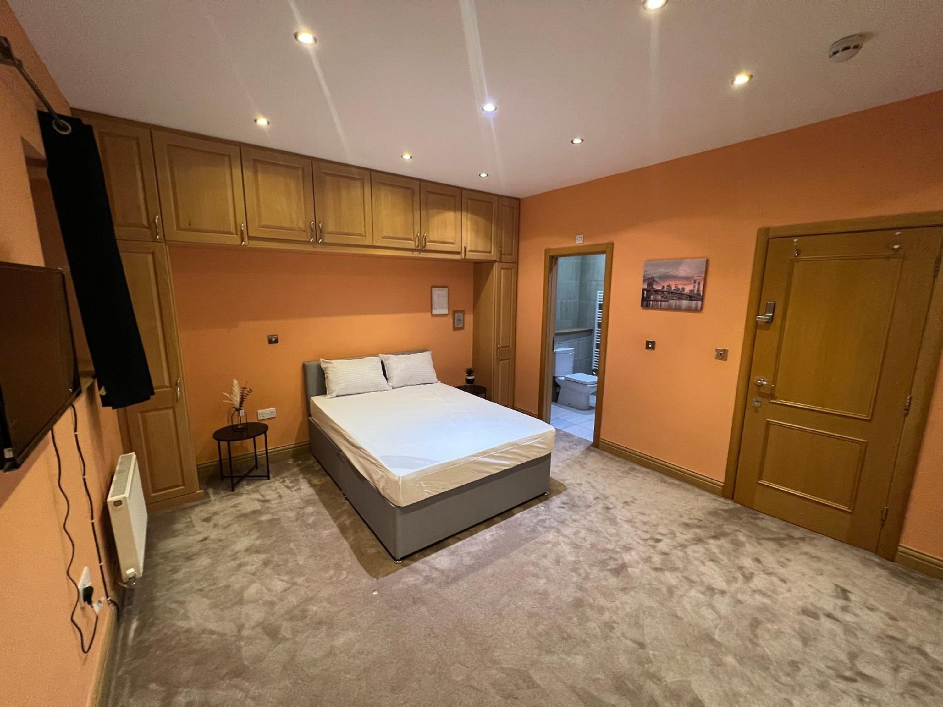 Deluxe Double Room with Shower photo 2