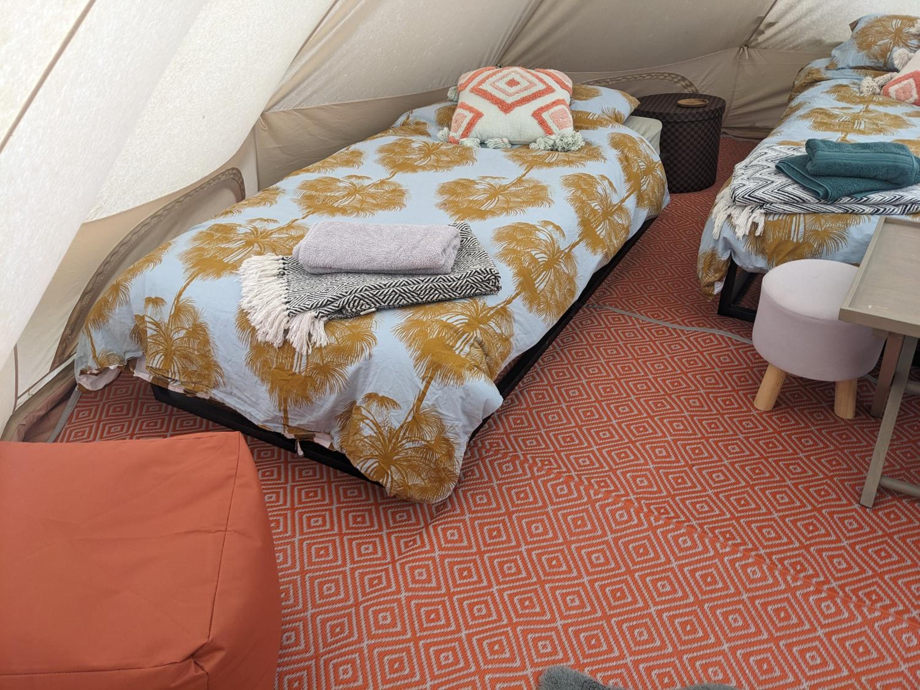 Quadruple Room with Garden View - Photo 9