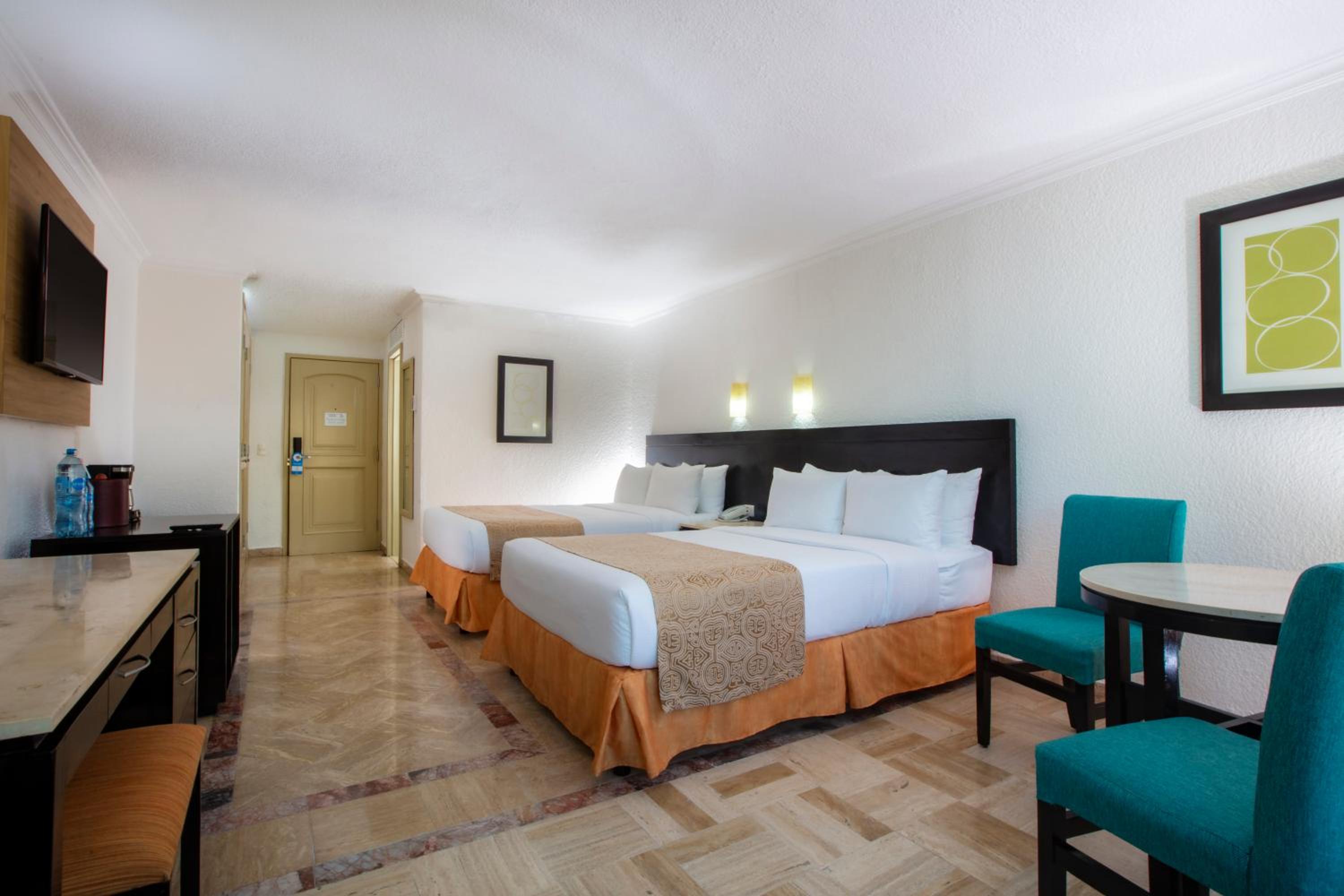 Standard Room with Two Double Beds photo 1