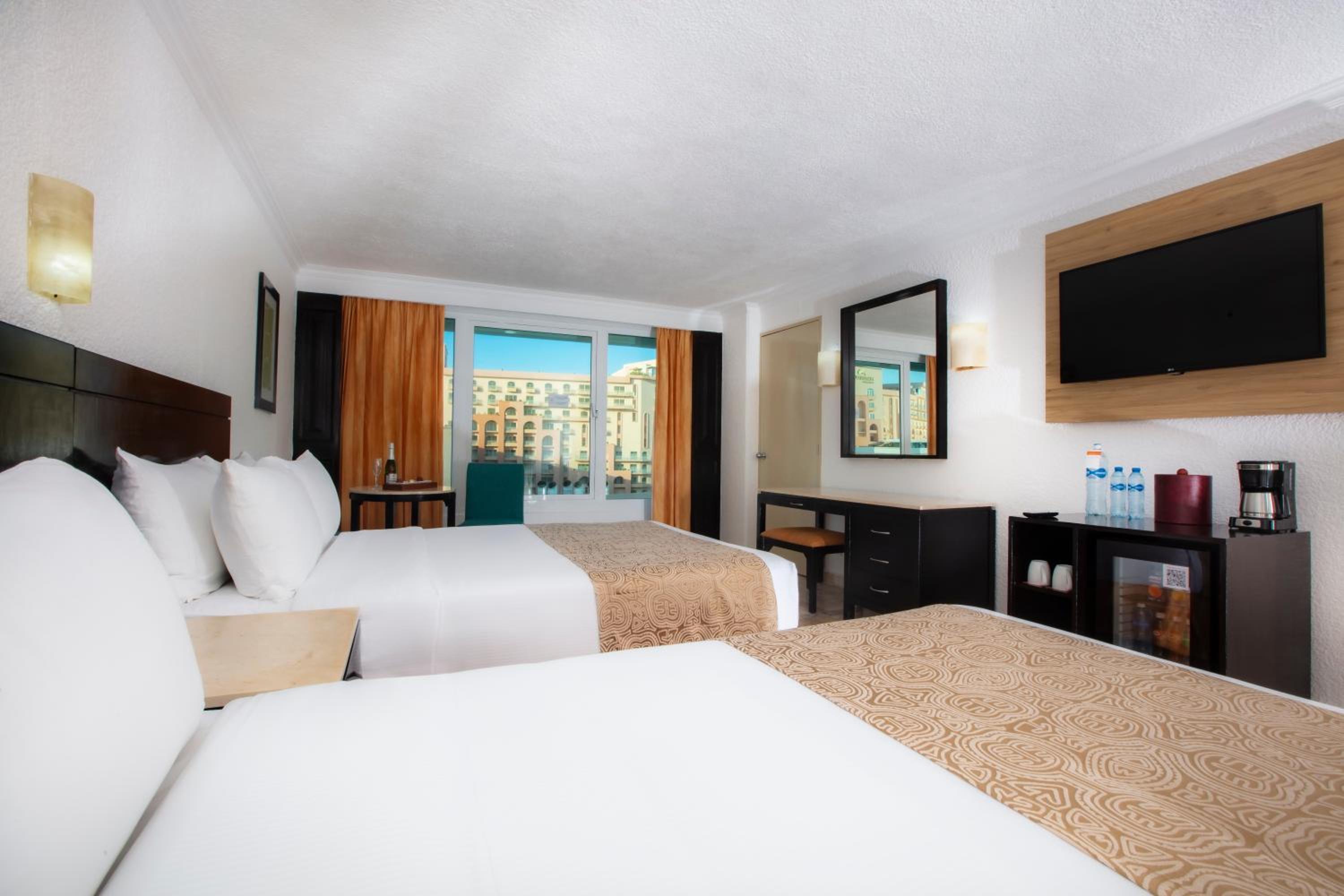 Standard Room with Two Double Beds photo 2