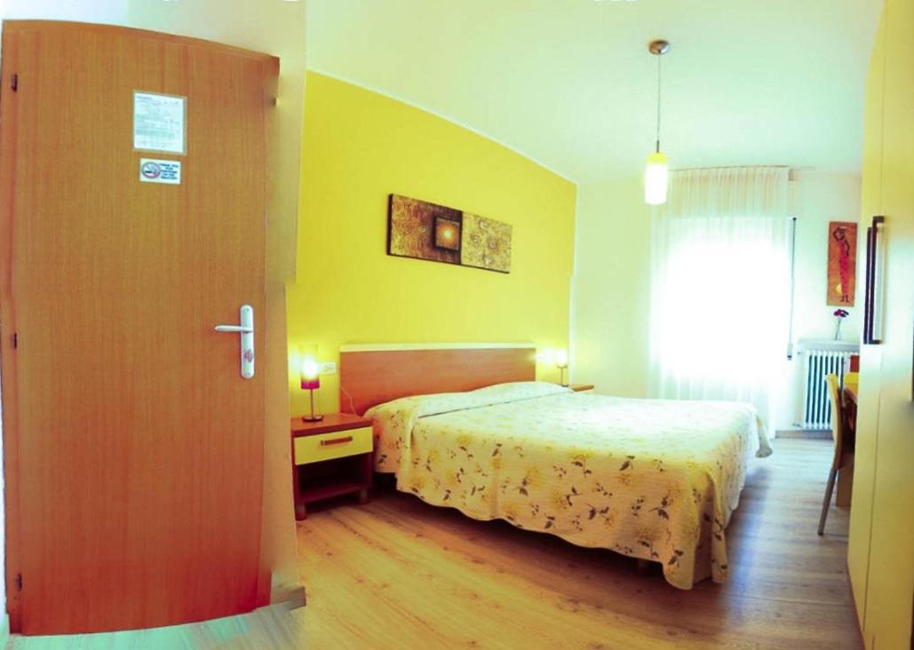 Double or Twin Room with City View - Dependence  photo 1