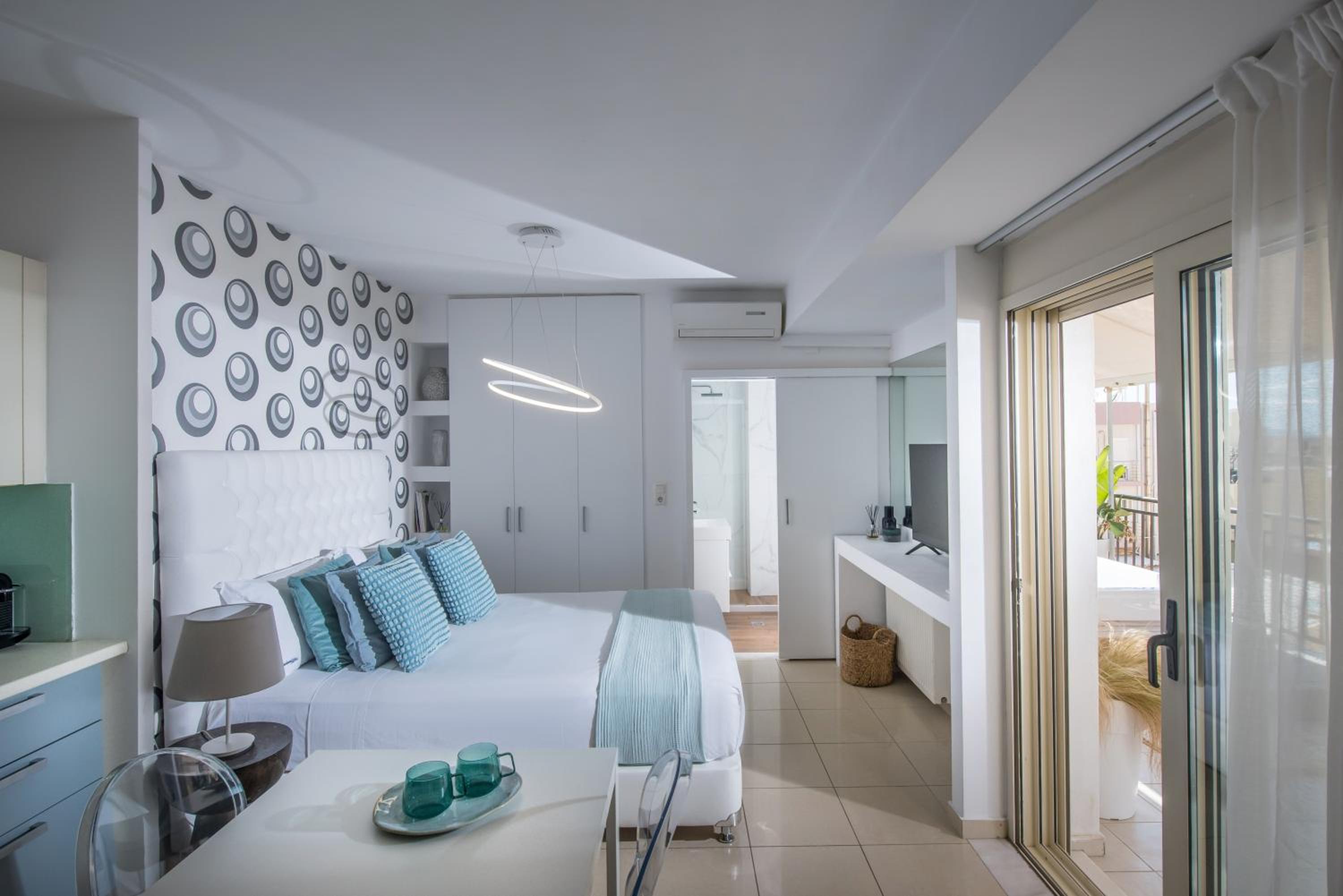 Deluxe Suite with Spa Bath