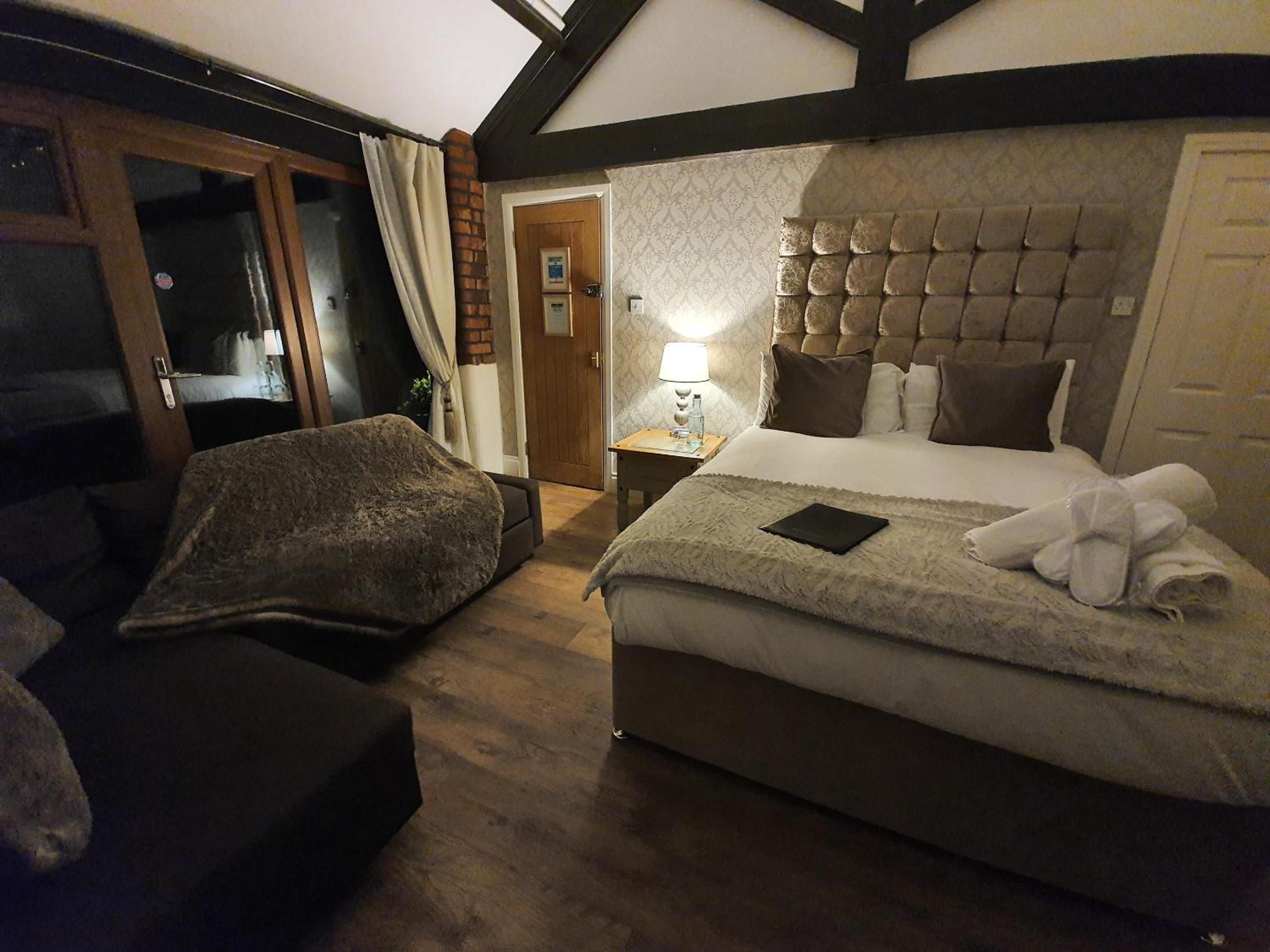 Superior Twin Room - Photo 8