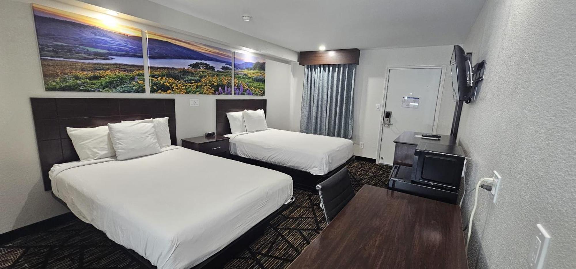 Double Room with Two Double Beds - Non-Smoking - Photo 4