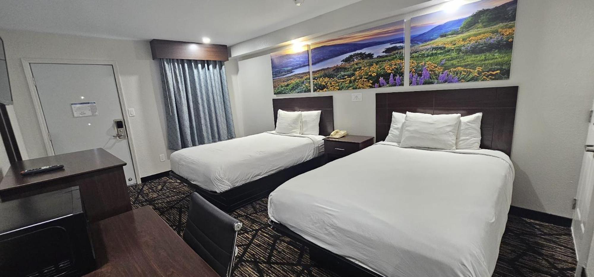 Double Room with Two Double Beds - Non-Smoking - Photo 5