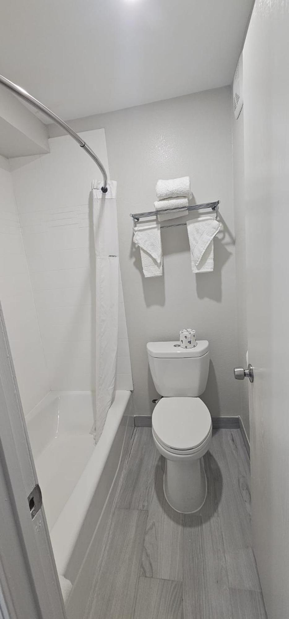 Double Room with Two Double Beds - Non-Smoking - Photo 2