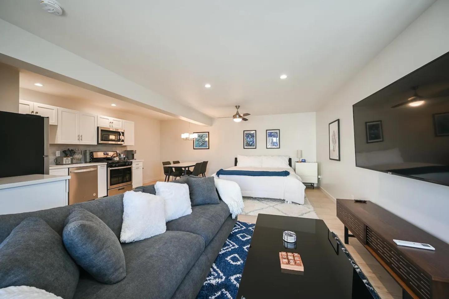 One-Bedroom Apartment photo 1