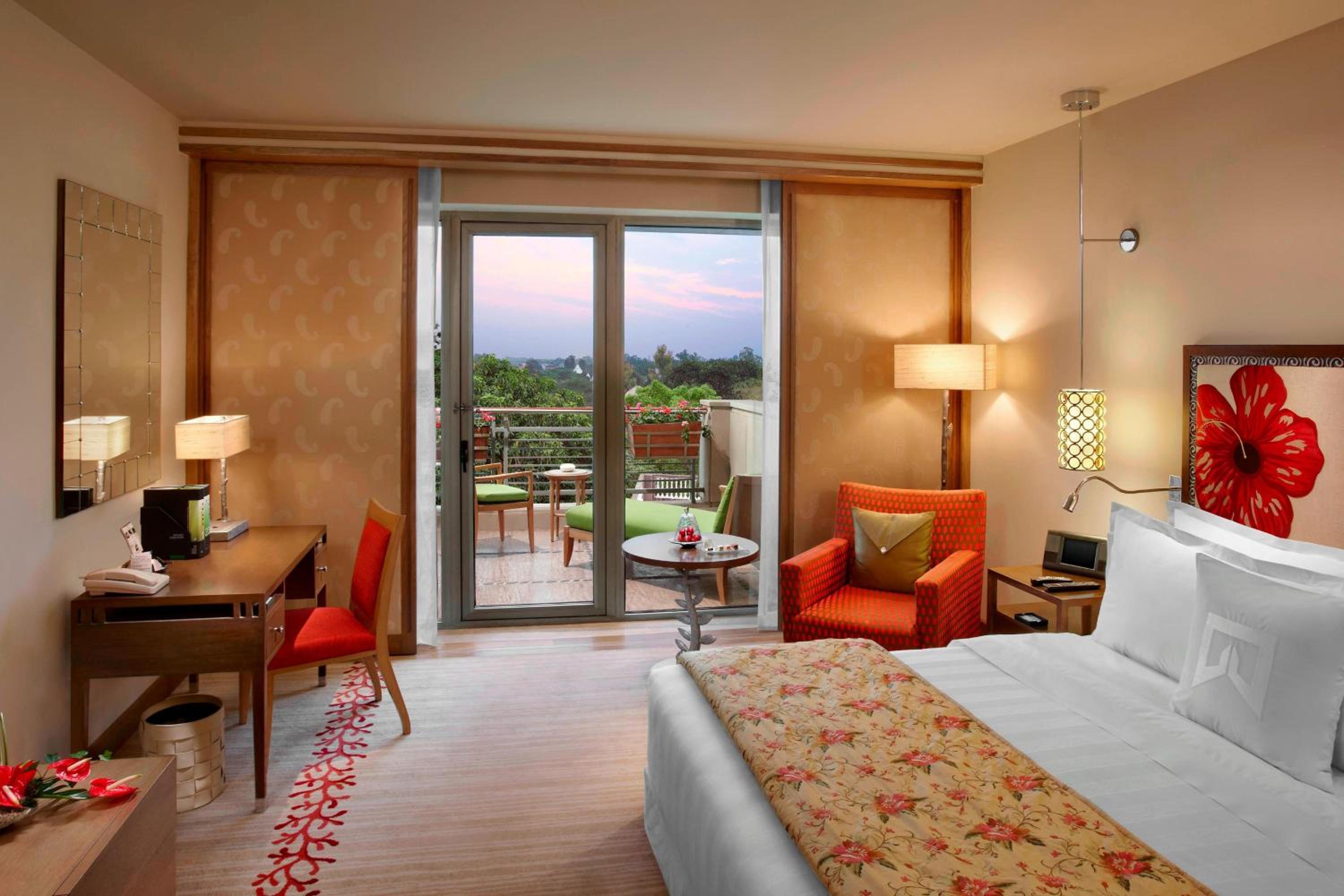 Towers Suite, Club level, 1 Bedroom Suite, 1 King, City View Towers Suite, Club level, 1 Bedroom Suite, 1 King, City View