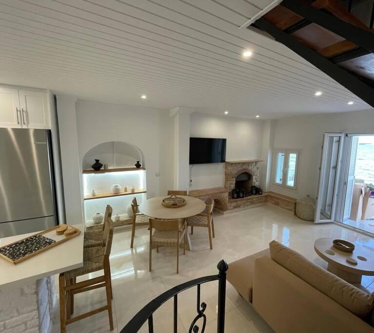 Three-Bedroom Villa photo 1