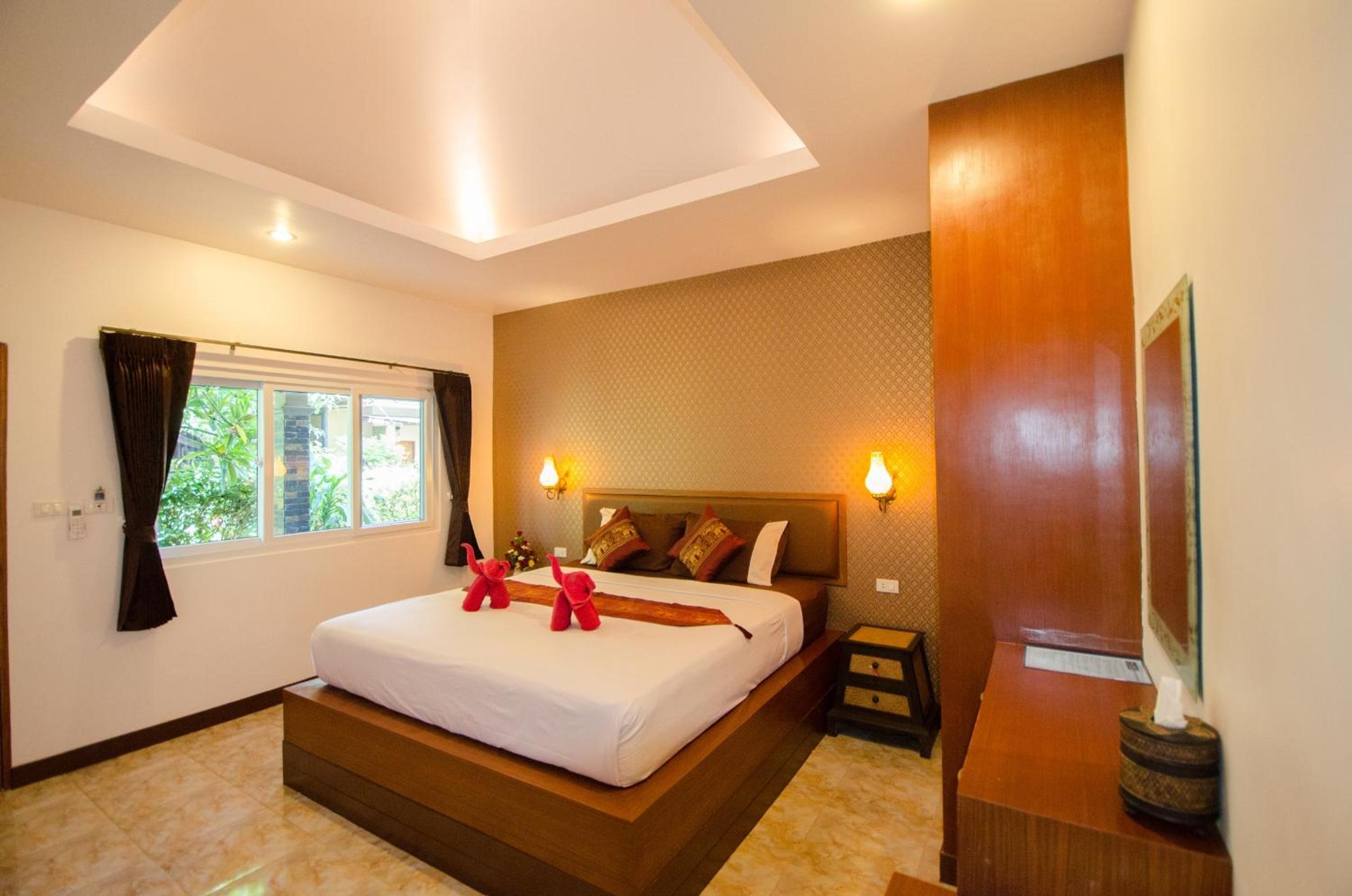 Deluxe King Room with Garden View photo 1
