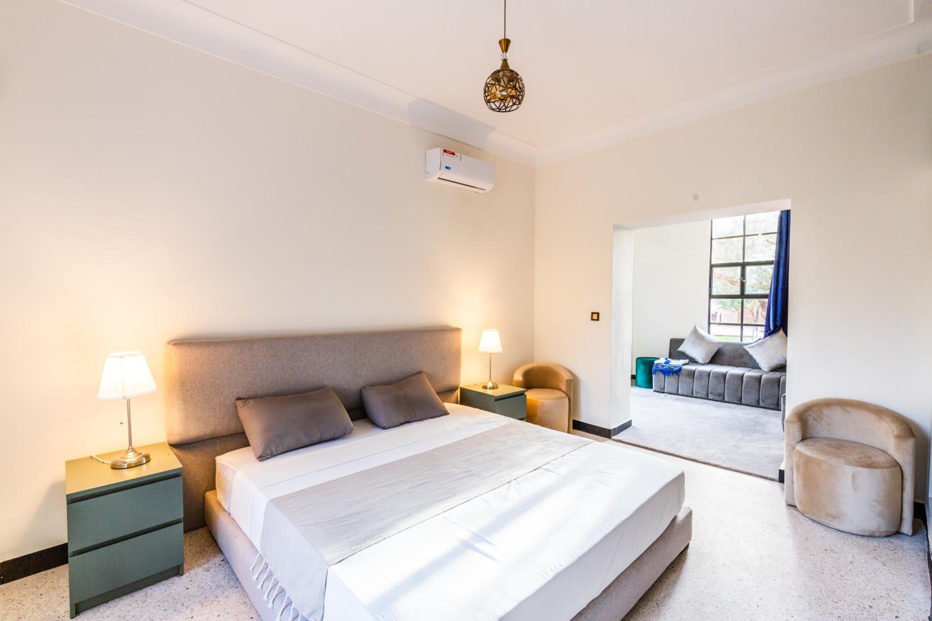 Deluxe Room - Photo 1