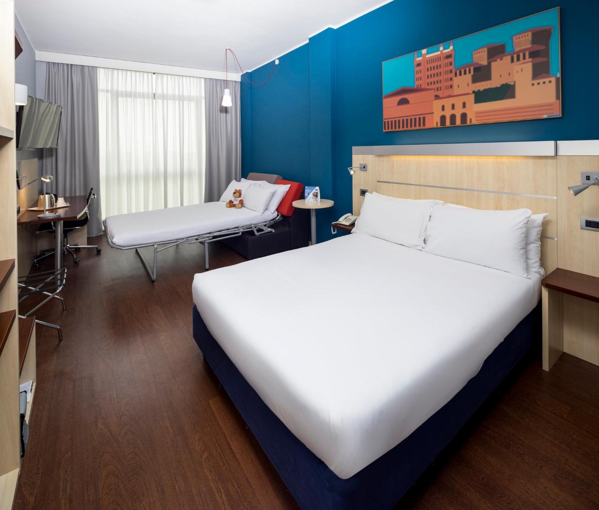 Standard Double Room with Sofa Bed - Photo 8