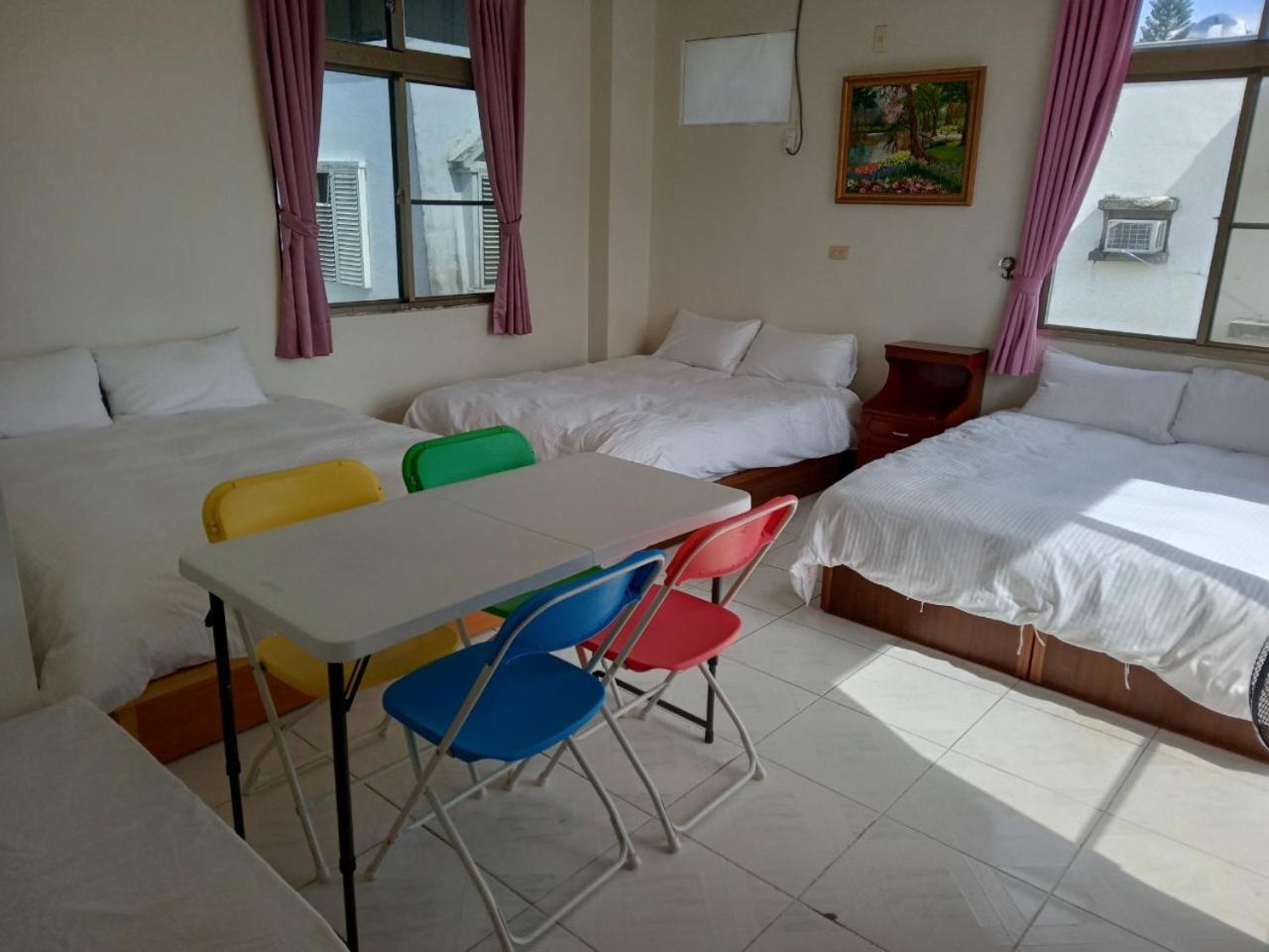 Family Room with Mountain View photo 3