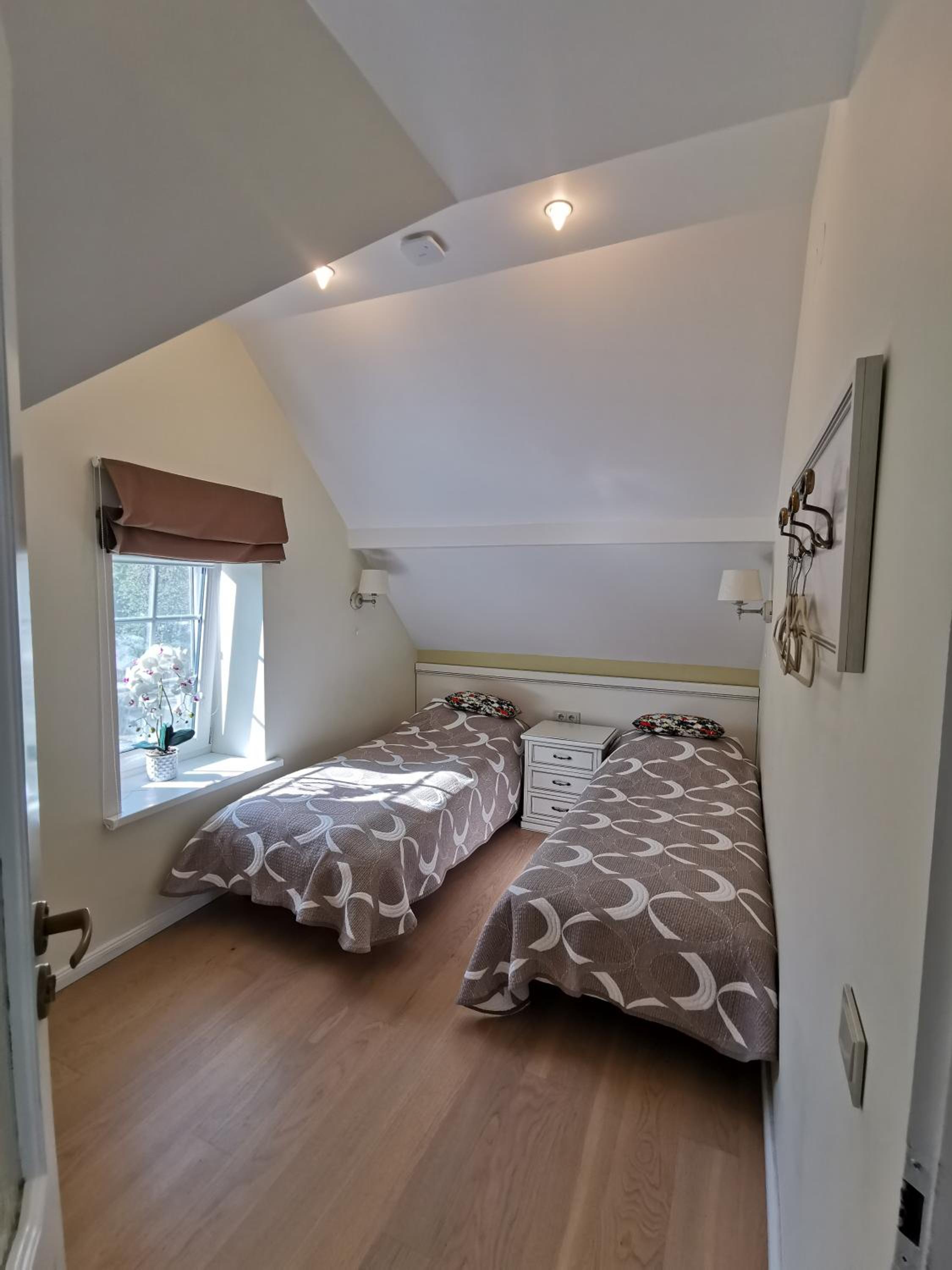 Two-Bedroom Apartment - Photo 11