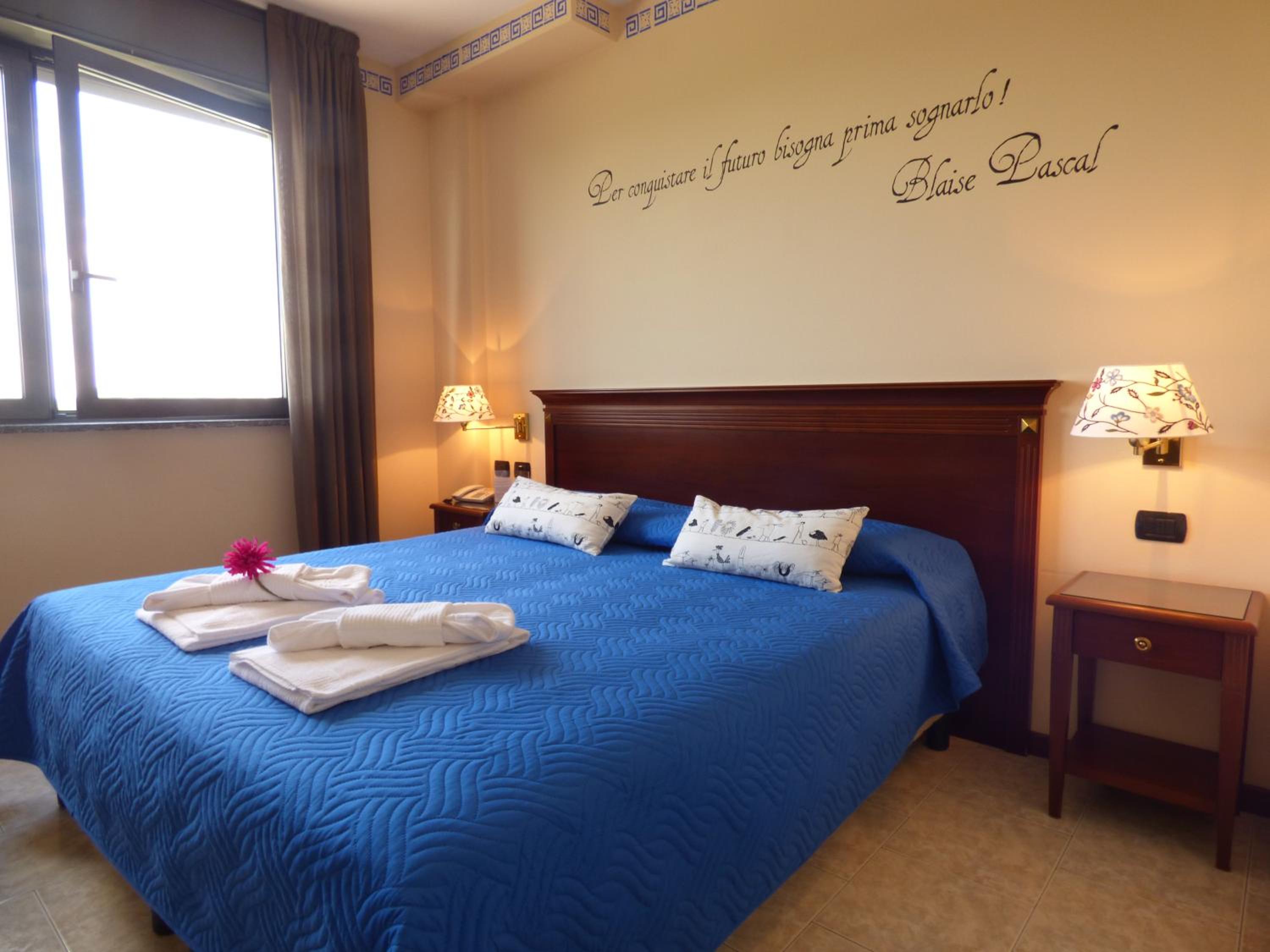 Double Room - Photo 12