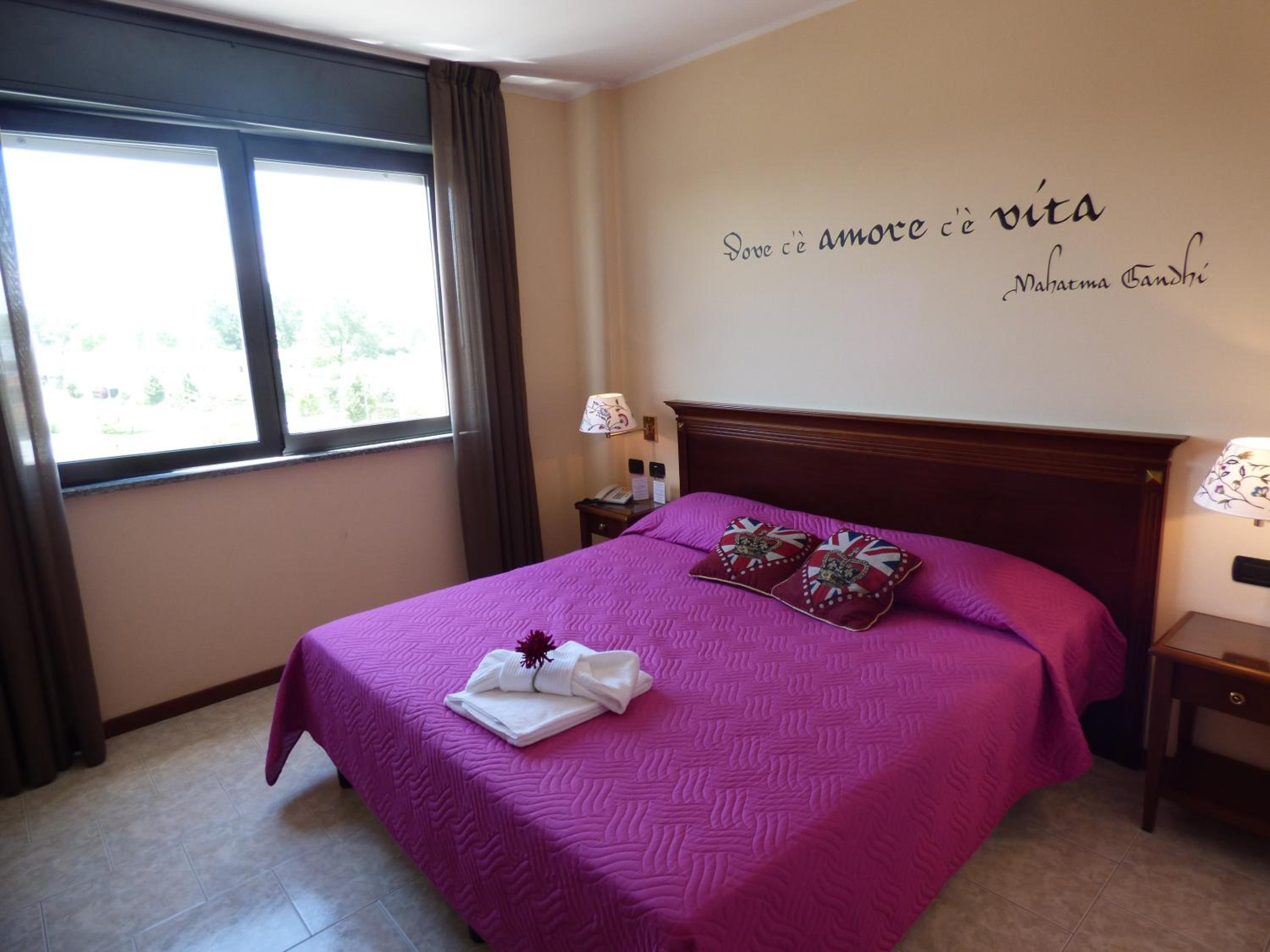 Double Room - Photo 11