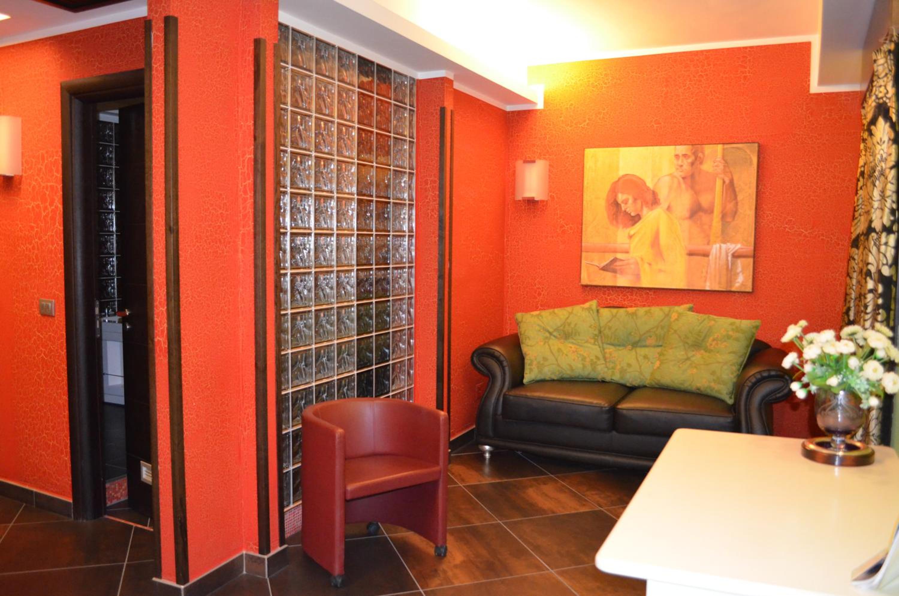 Queen Suite with Spa Bath