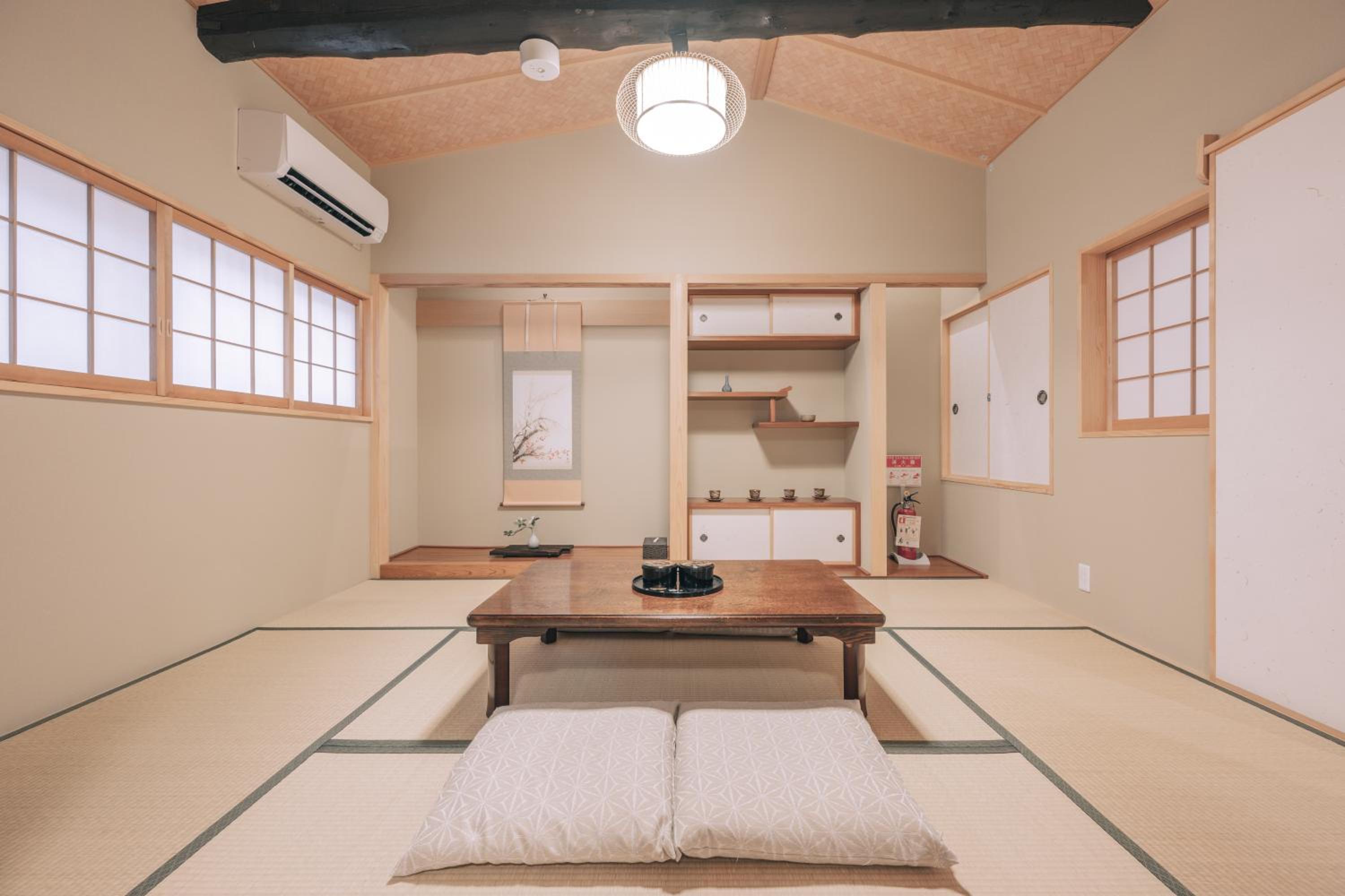 Three-Bedroom Townhouse - Photo 23