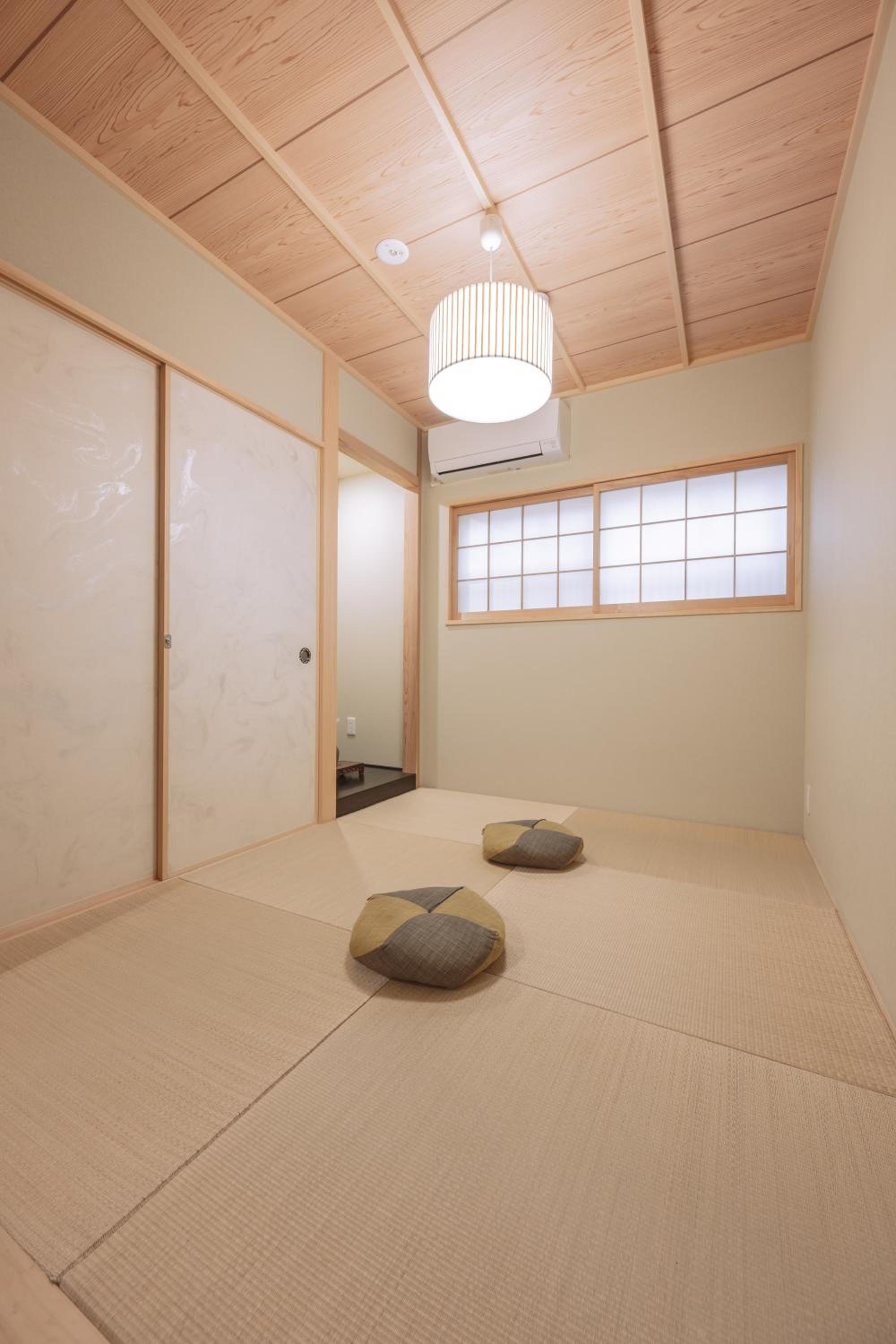 Three-Bedroom Townhouse - Photo 11