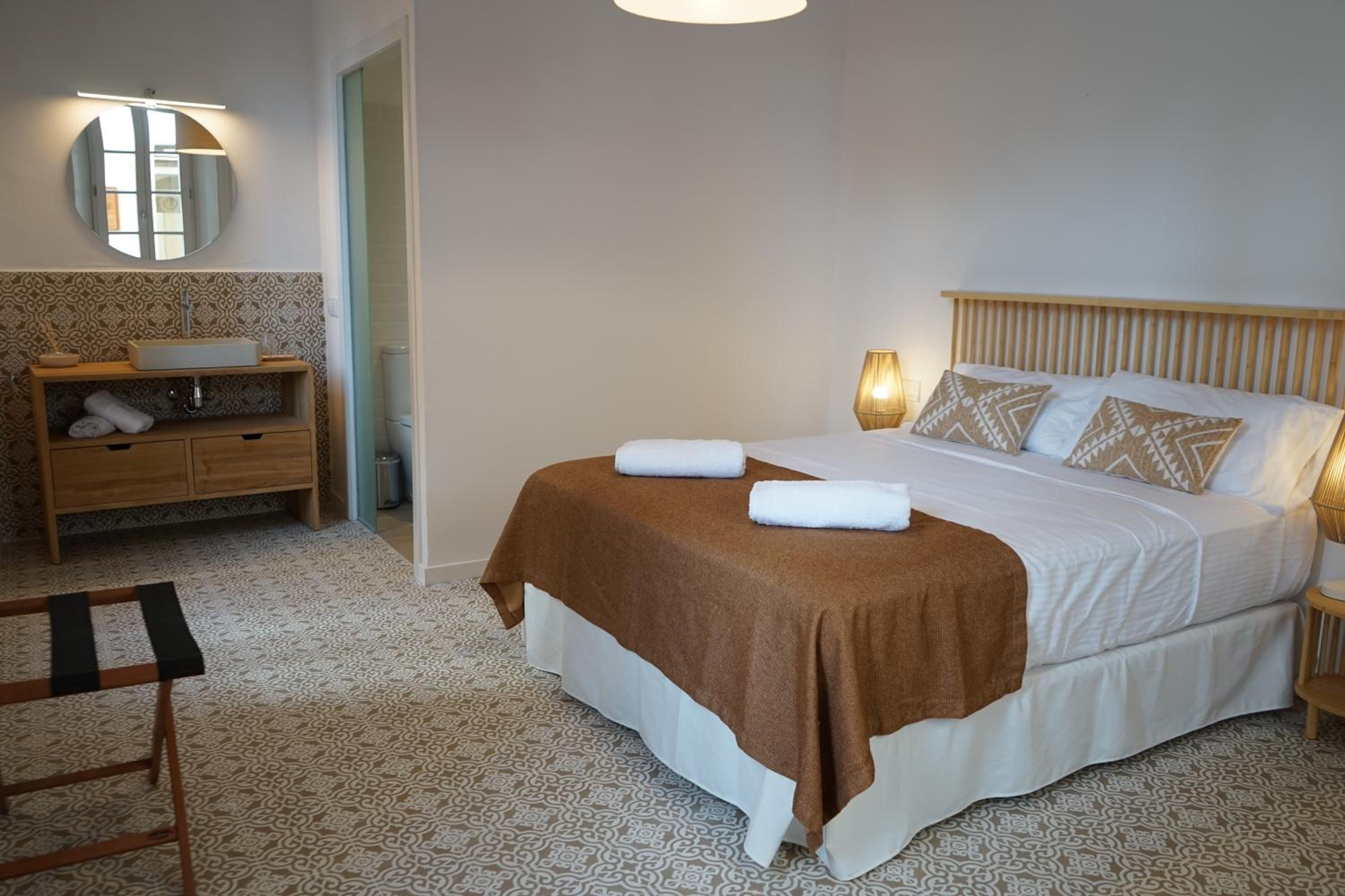 Deluxe Double Room - Photo 5