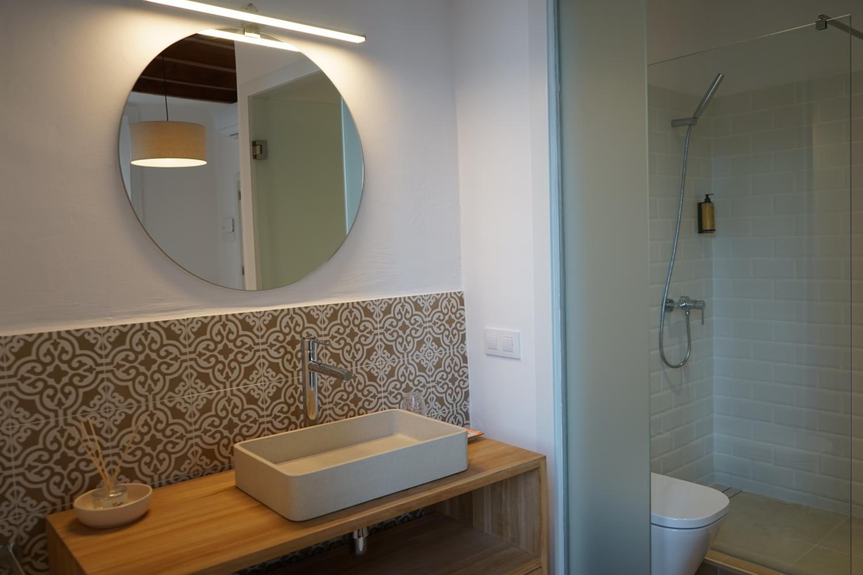 Deluxe Double Room - Photo 7