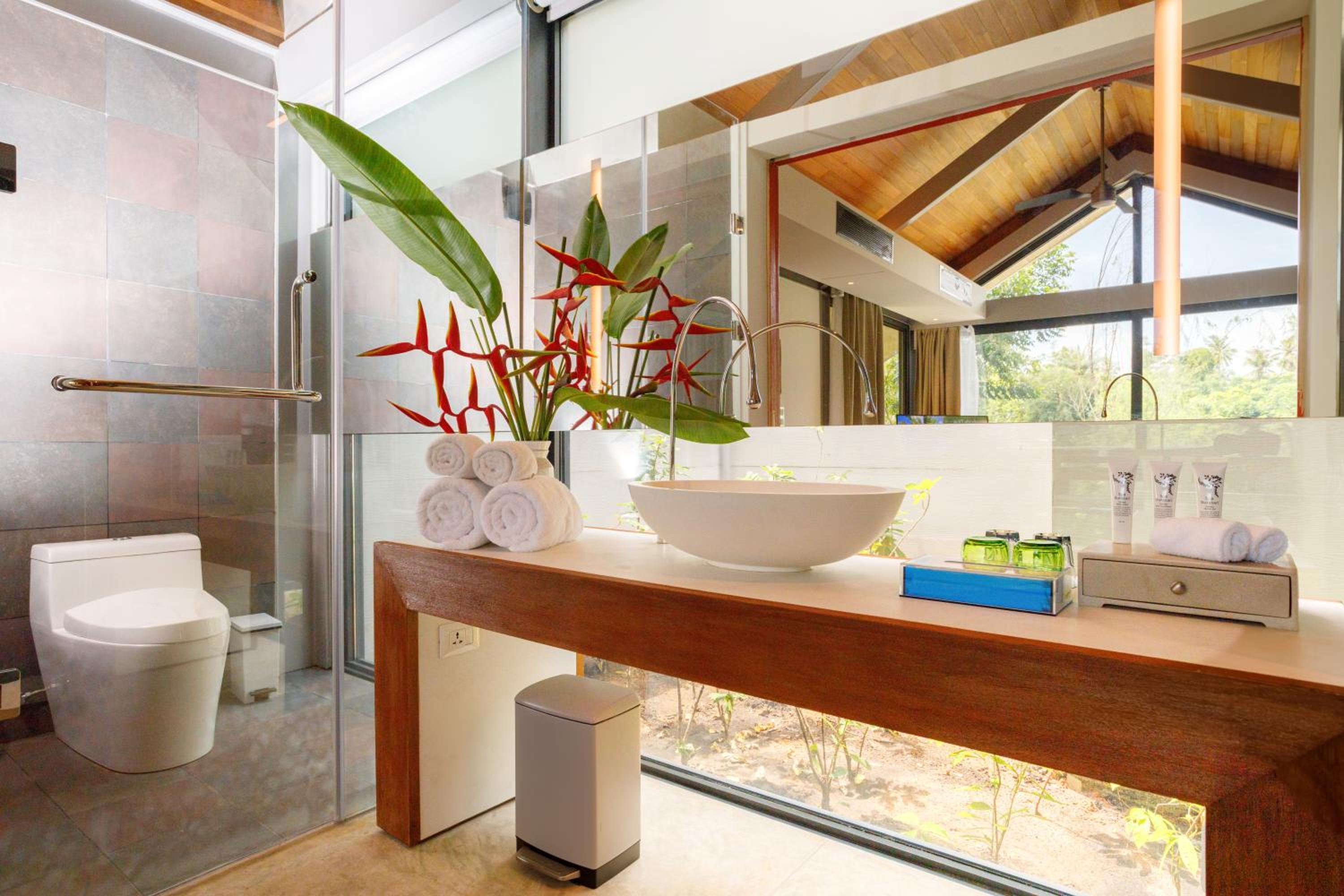 One-Bedroom Villa Garden Access with Schedule Boat Transfer - Photo 9
