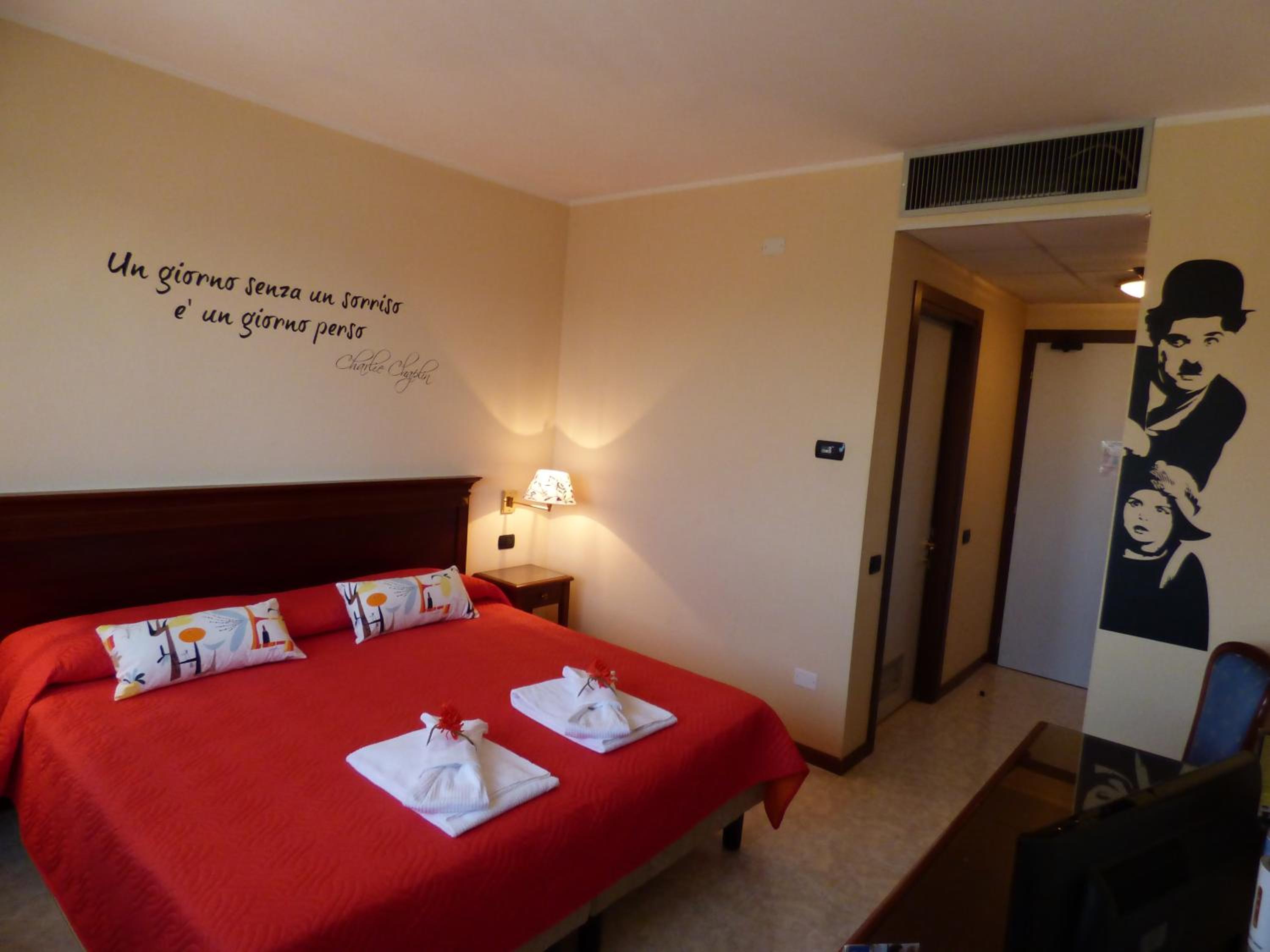 Double Room - Photo 10
