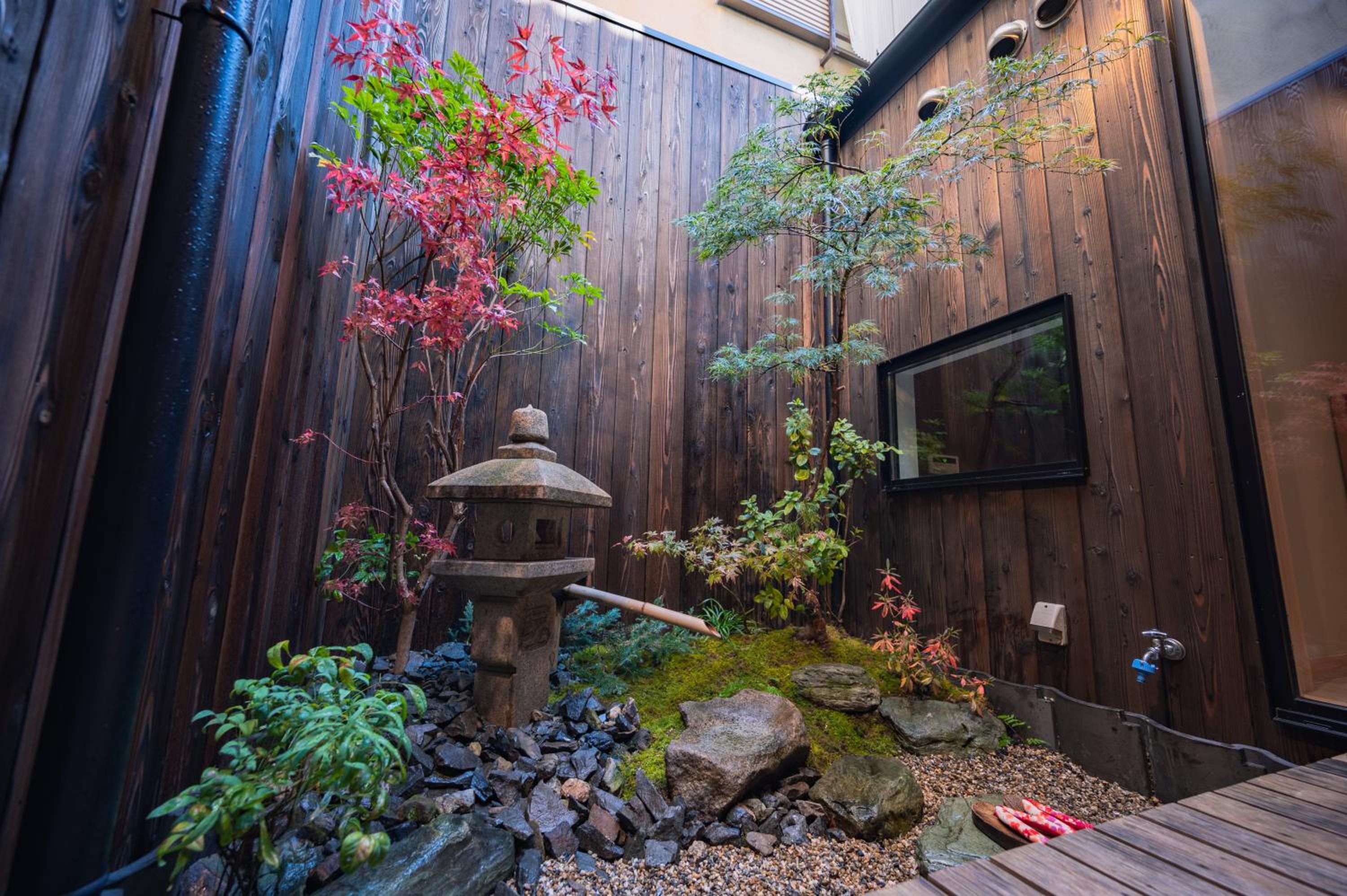 Three-Bedroom Townhouse - Photo 6