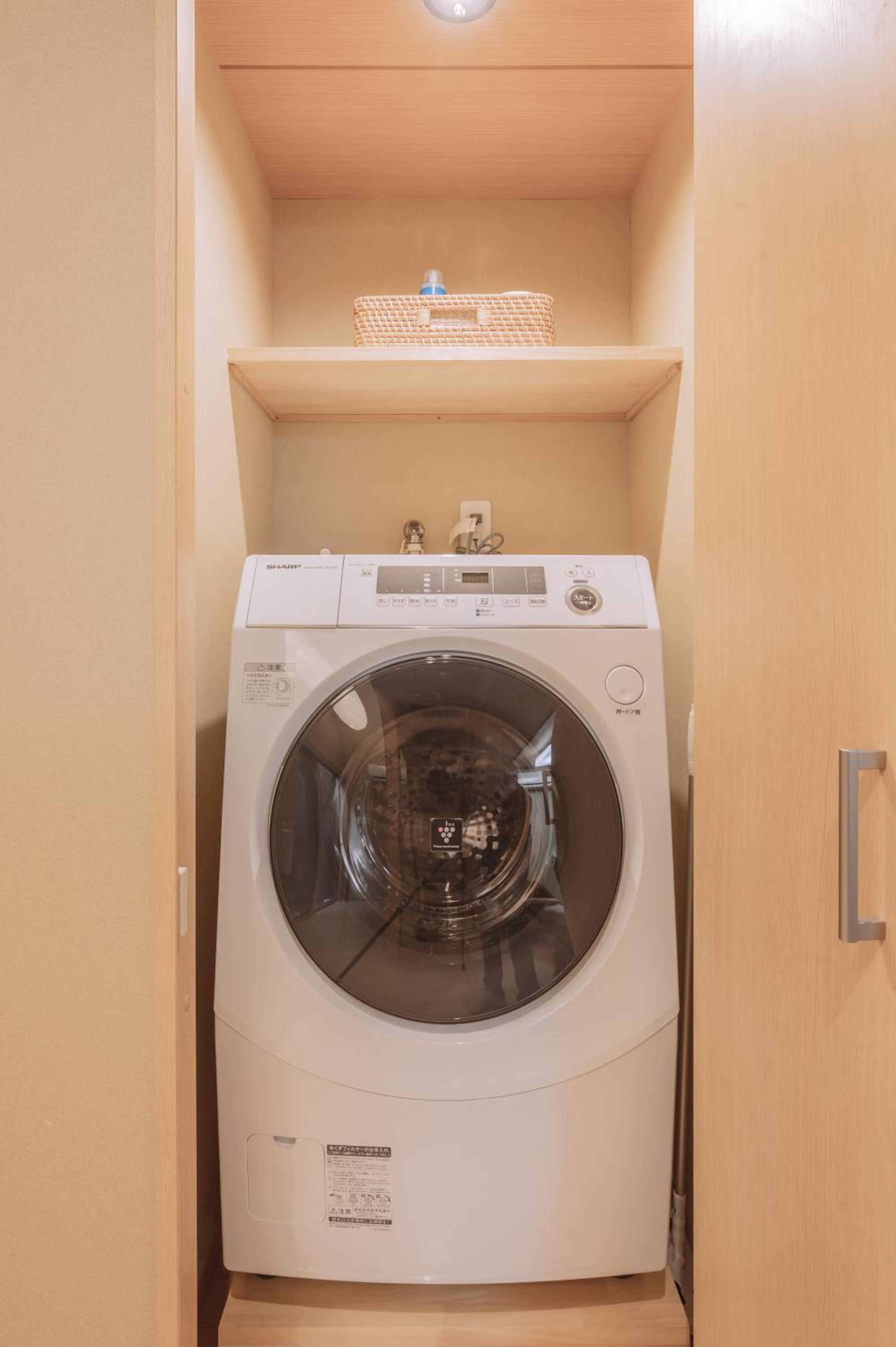 Three-Bedroom Townhouse - Photo 4