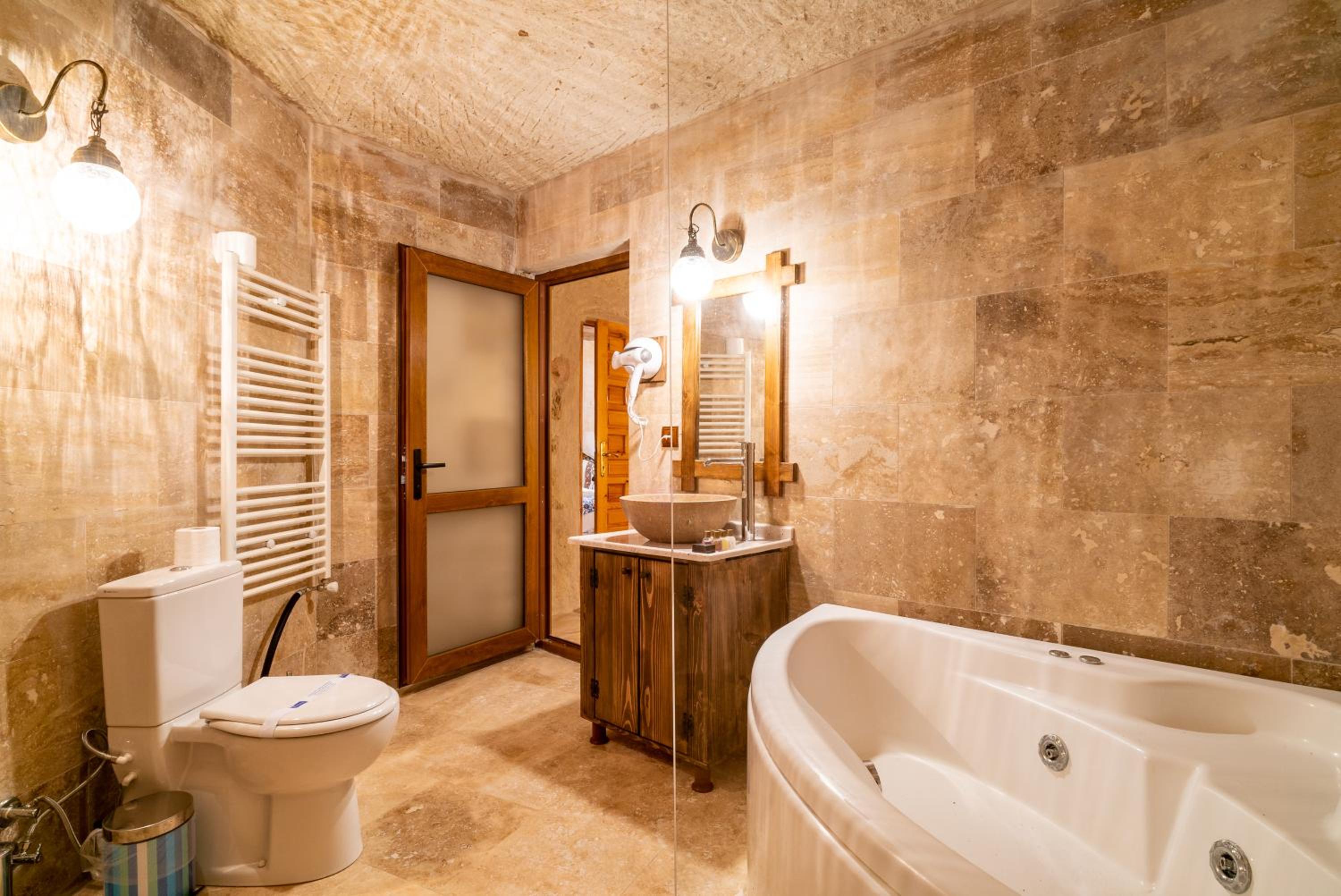 Budget Triple Room - Photo 19