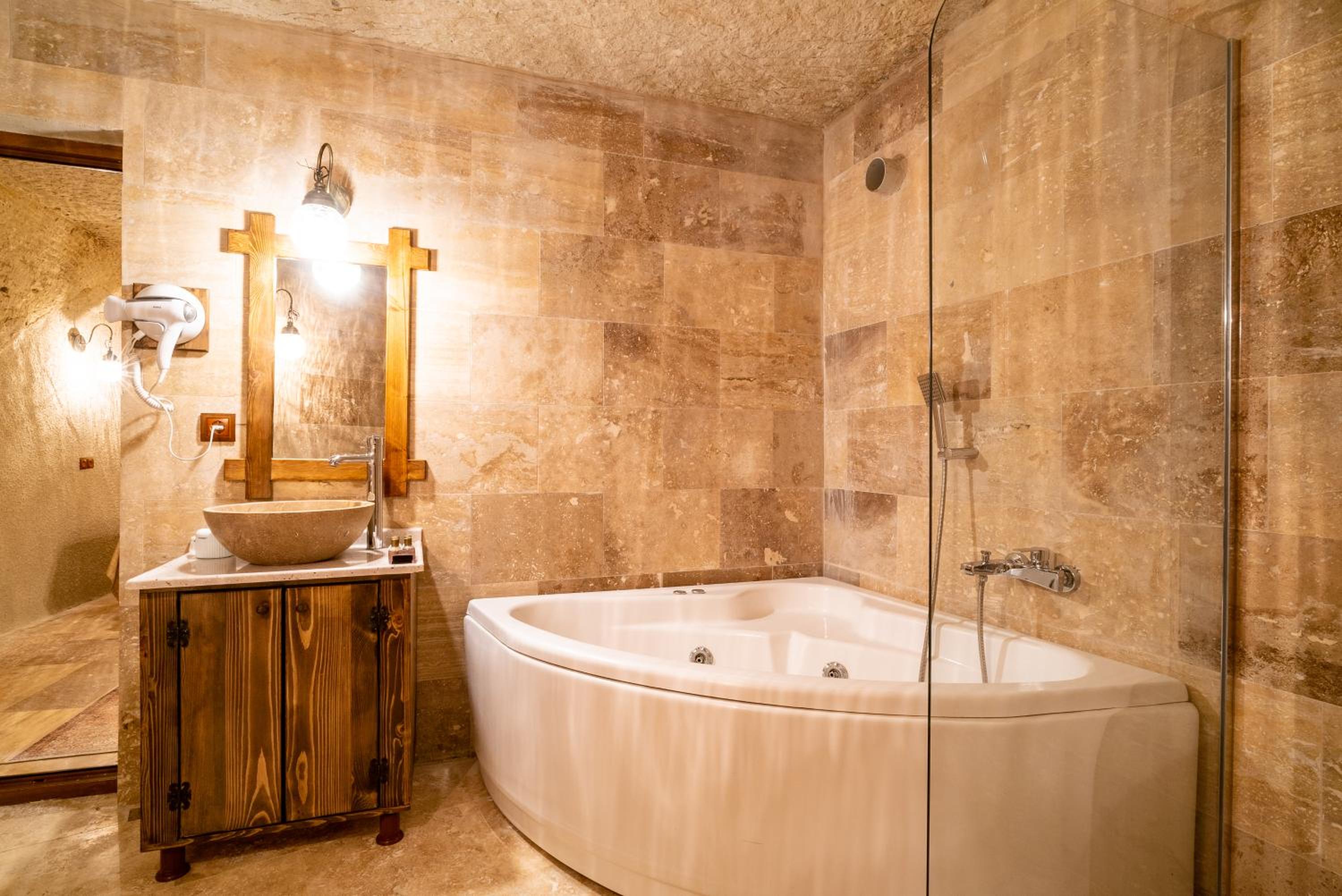 Budget Triple Room - Photo 15