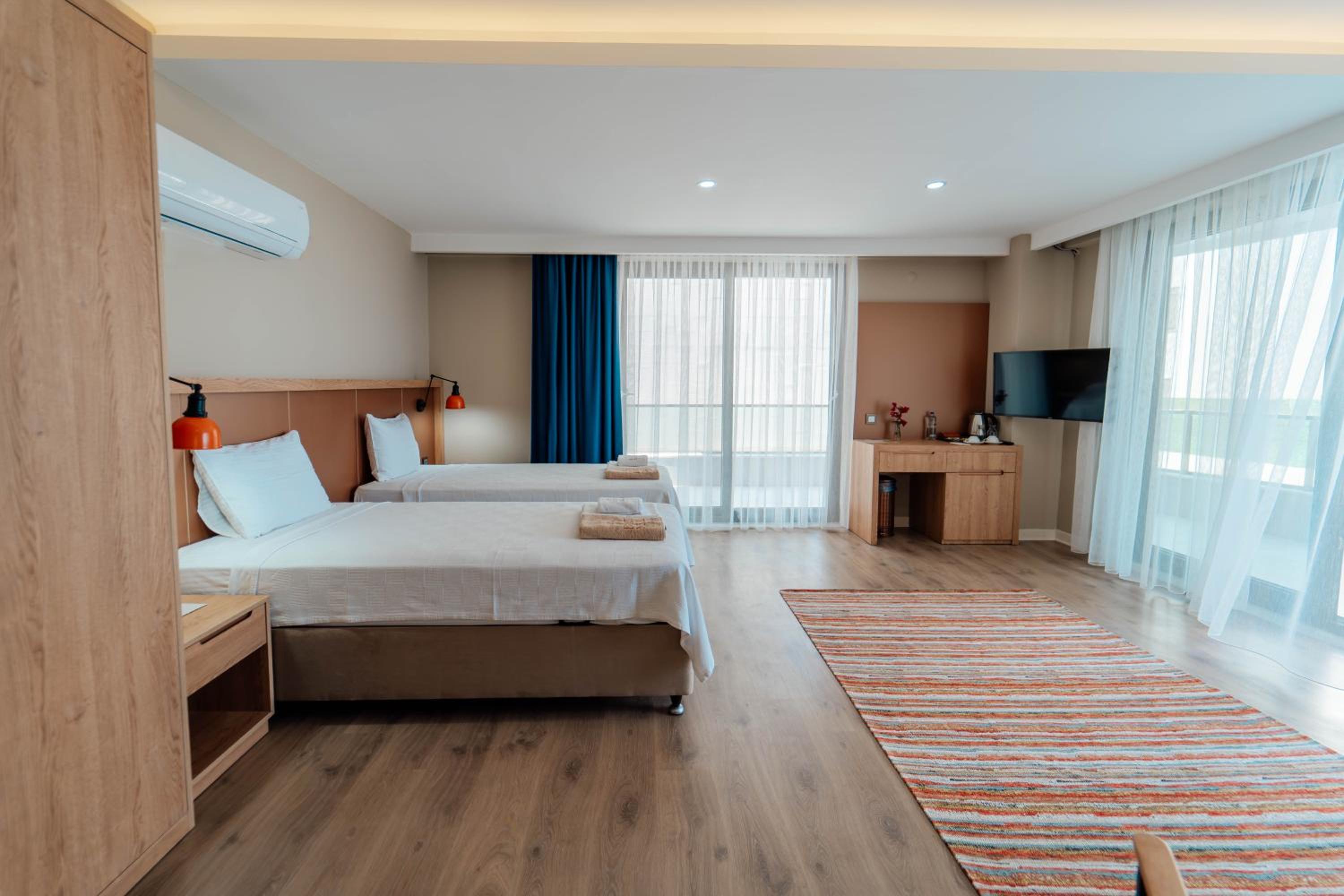 Standard Suite - Photo 3