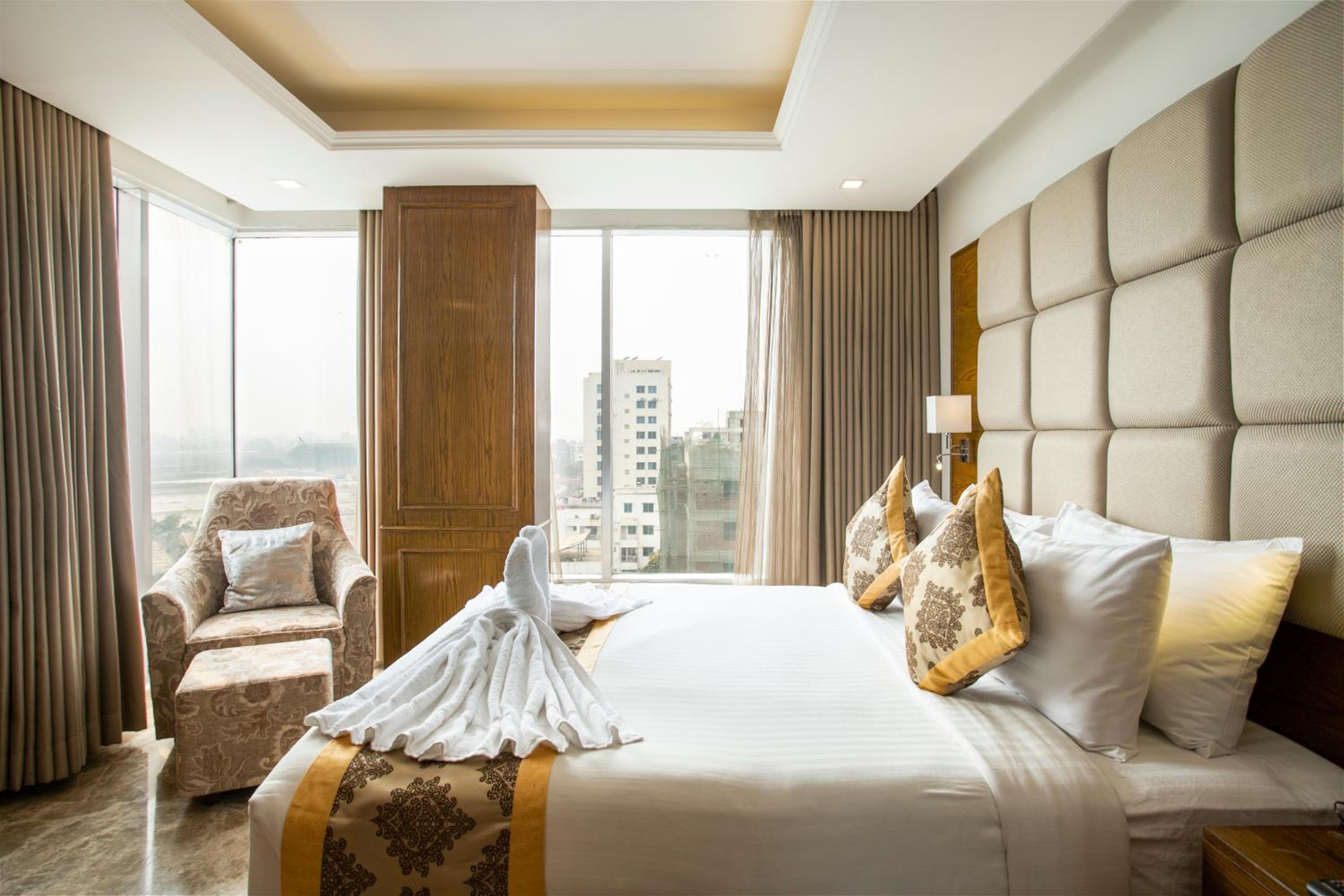 Royal Suite photo 2
