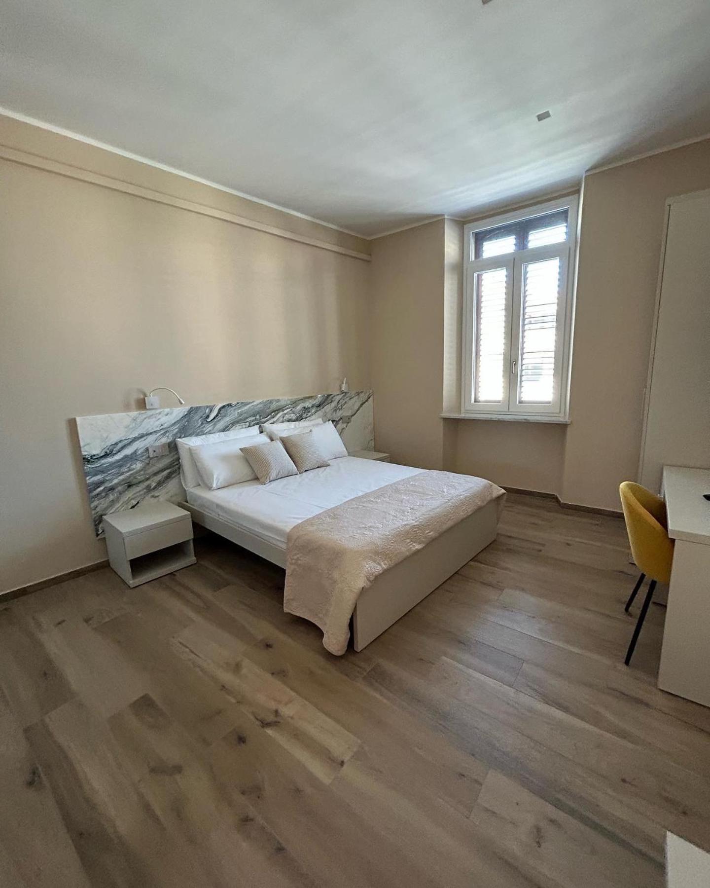 Double Room with Private Bathroom photo 1