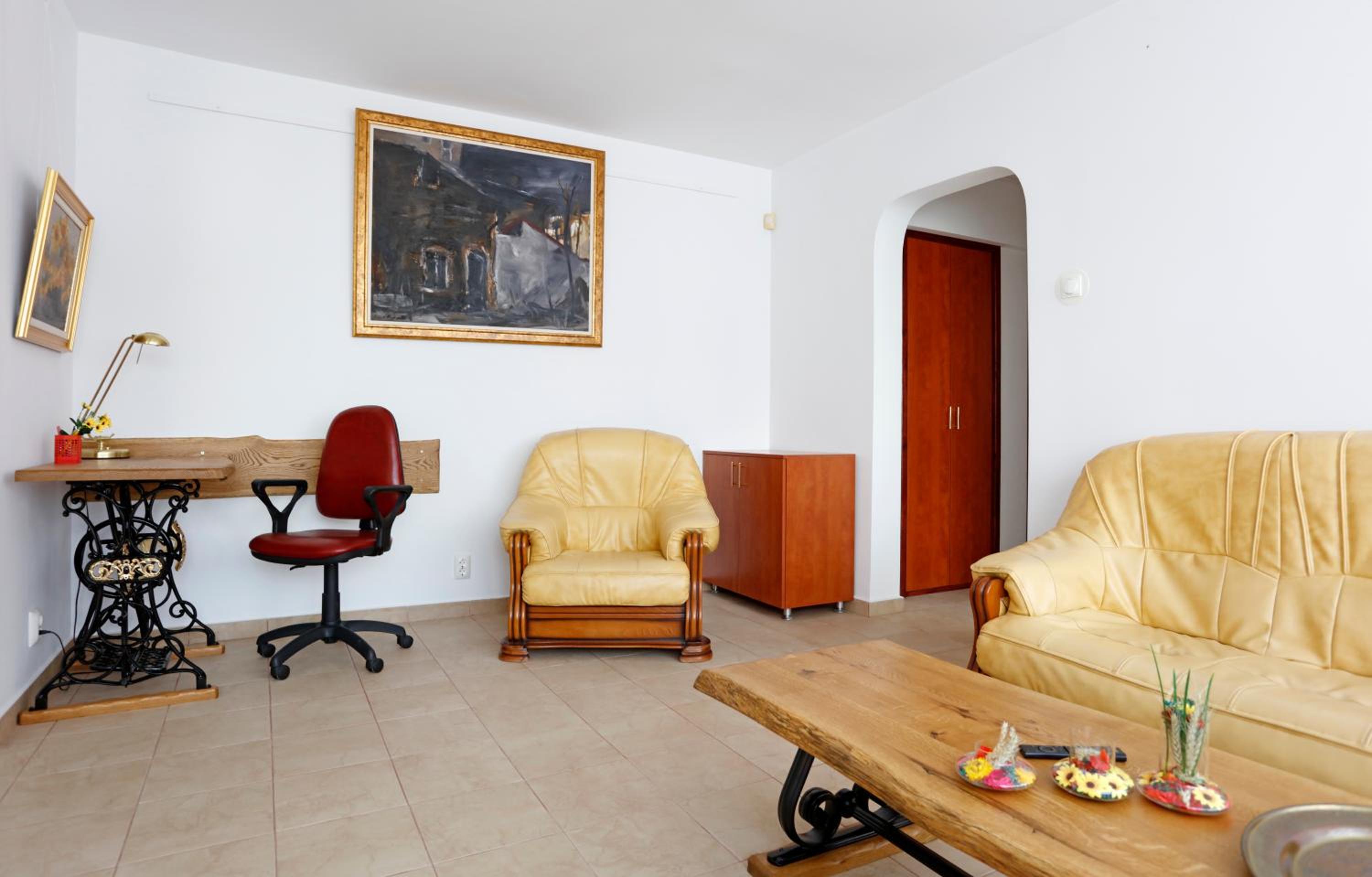 One-Bedroom Apartment