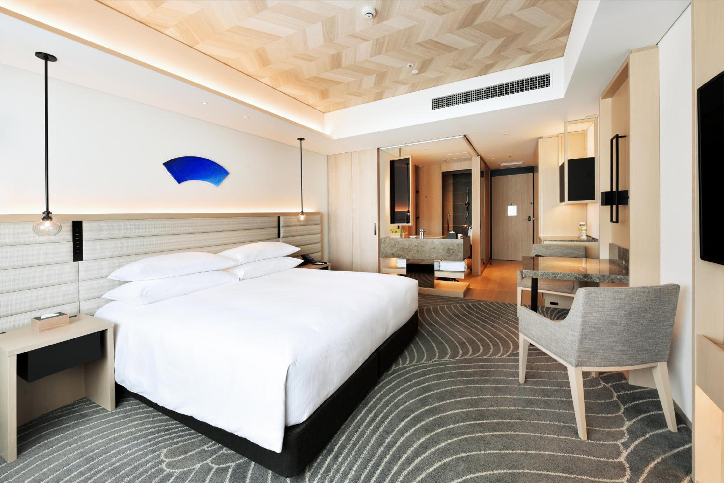 Deluxe King Room - Photo 1
