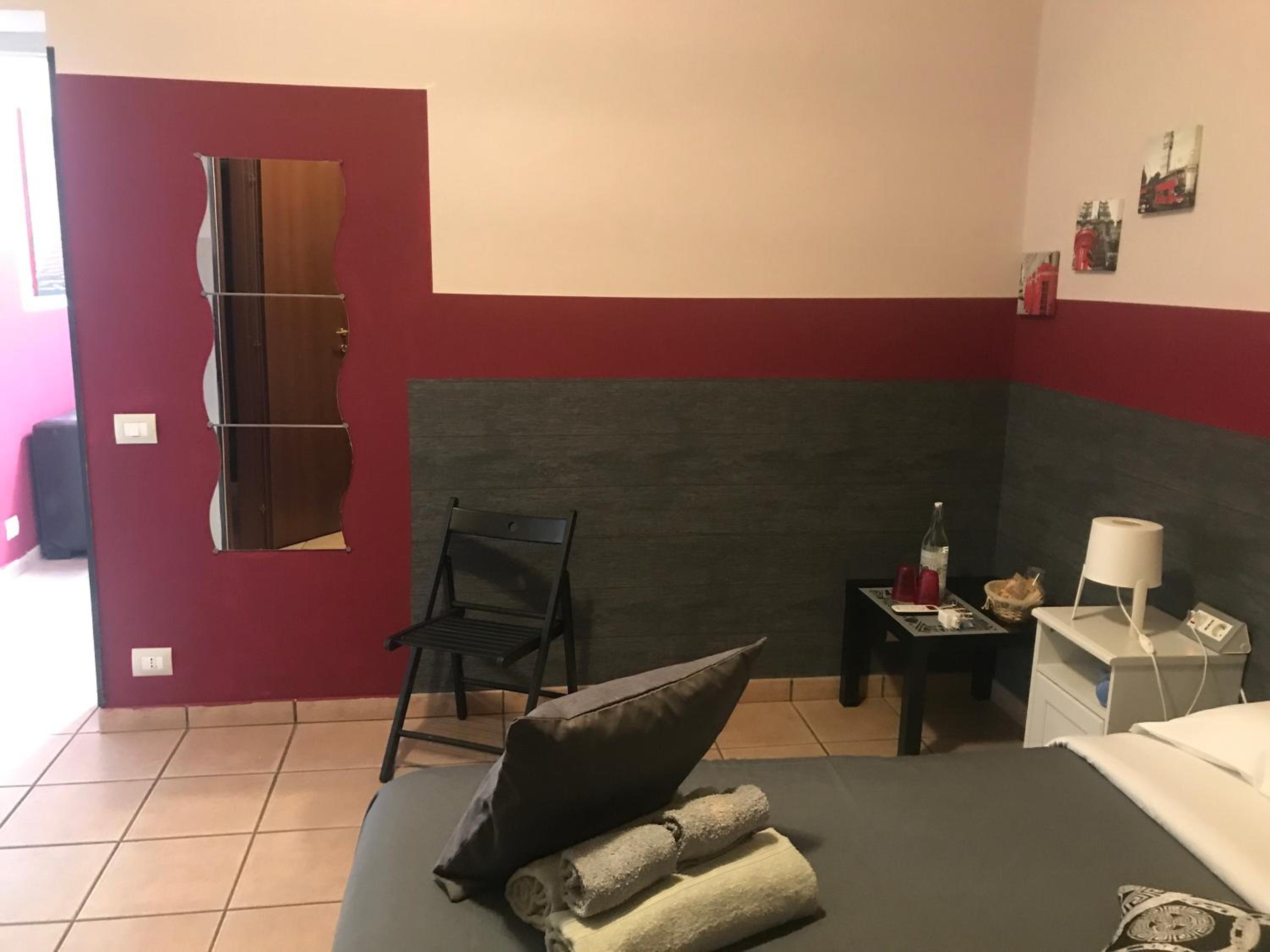 Double Room - Photo 3