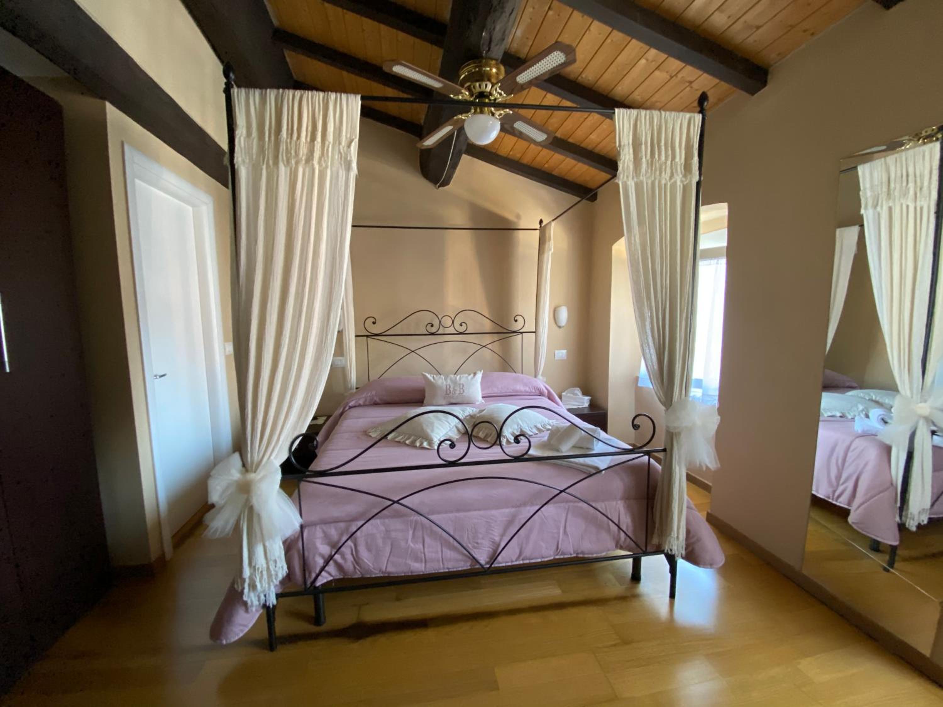 Double Room - Photo 1