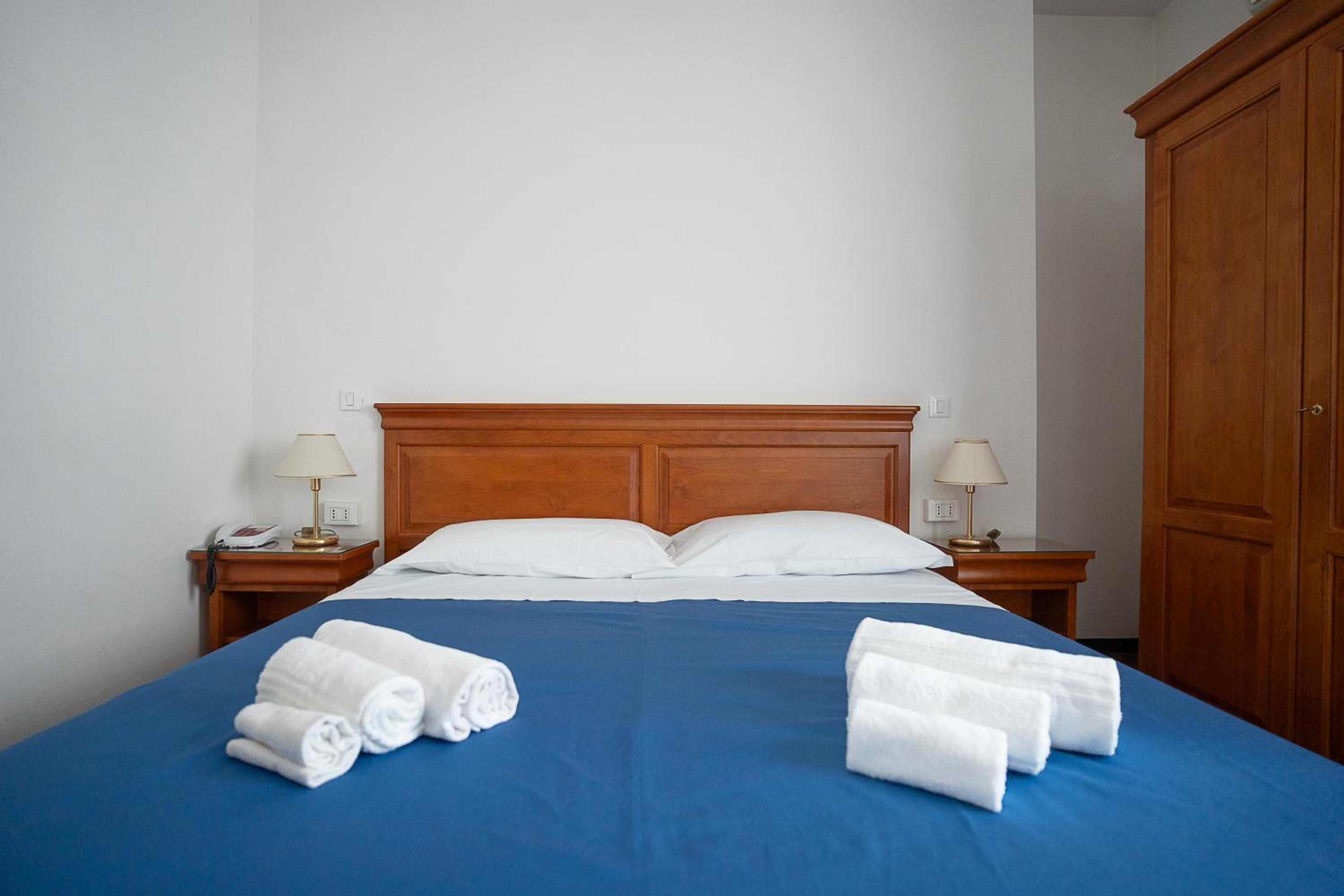 Double Room - Photo 3