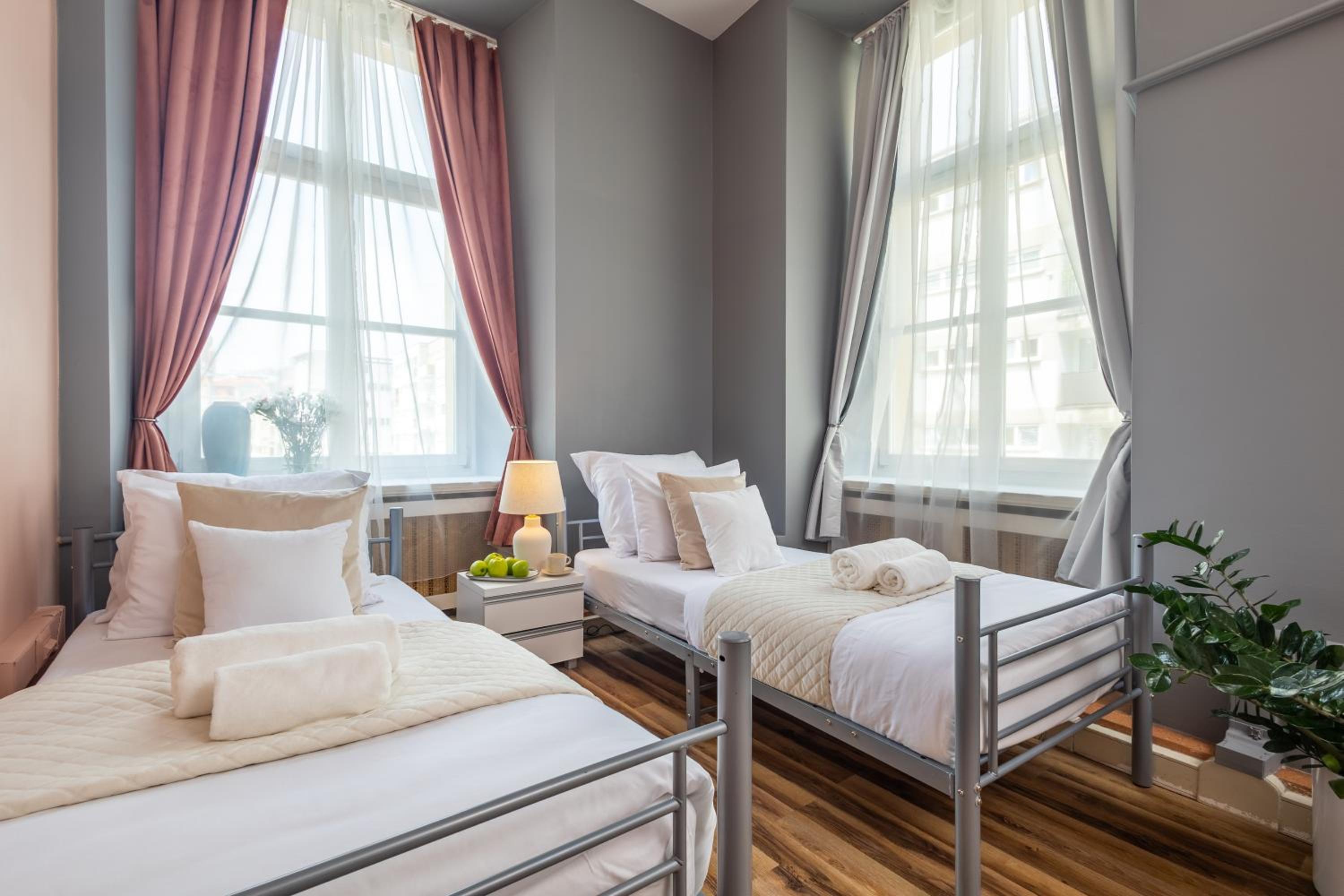 Standard Twin Room with Shared Bathroom photo 1