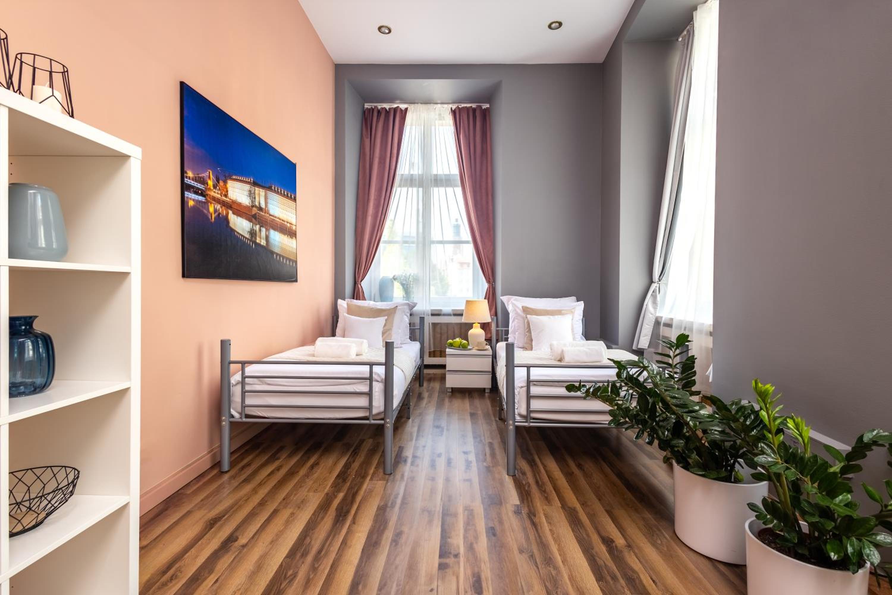 Standard Twin Room with Shared Bathroom photo 3
