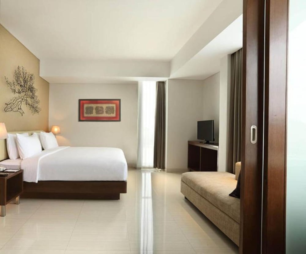 Club Room, 1 King Bed (Premier)