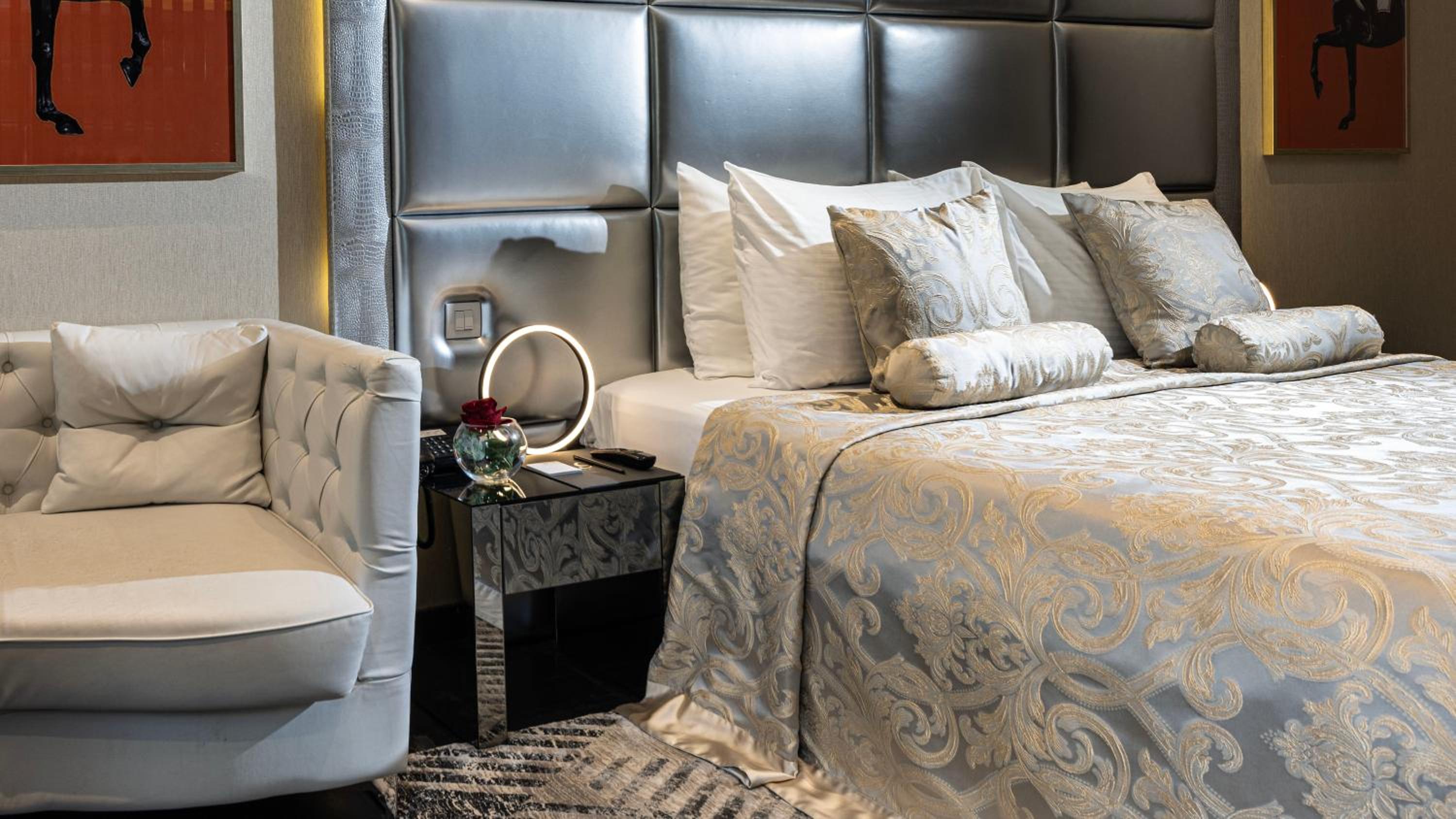Grand Luxury King Room - Photo 7