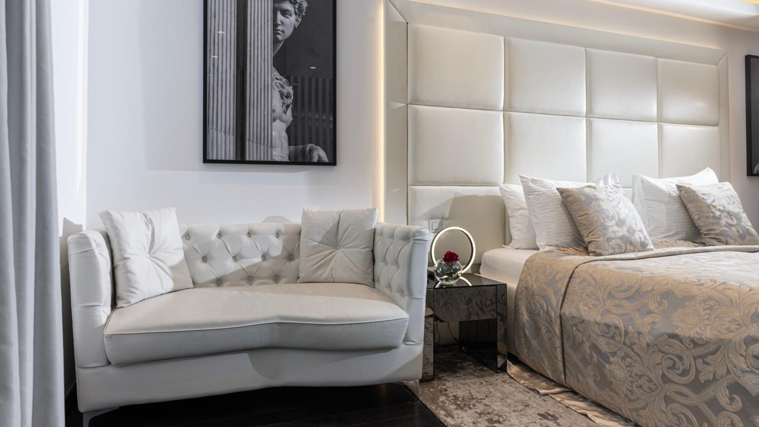 Grand Luxury King Room - Photo 6