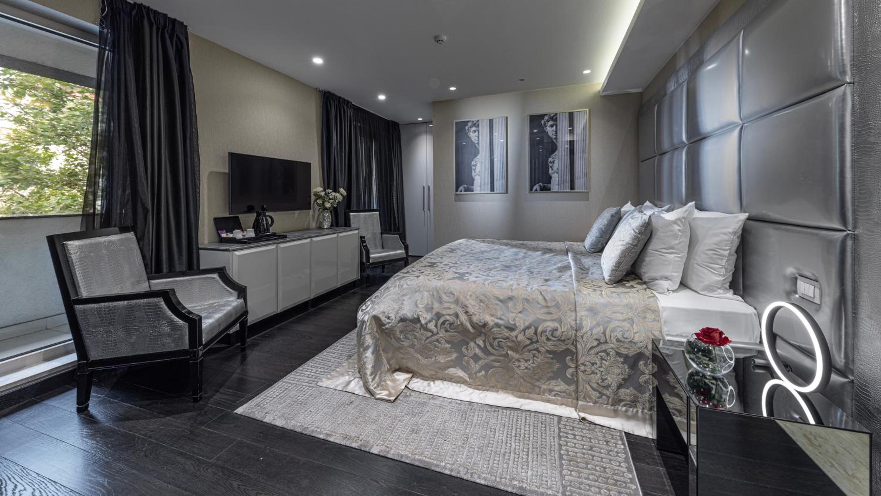 Grand Luxury King Room - Photo 5