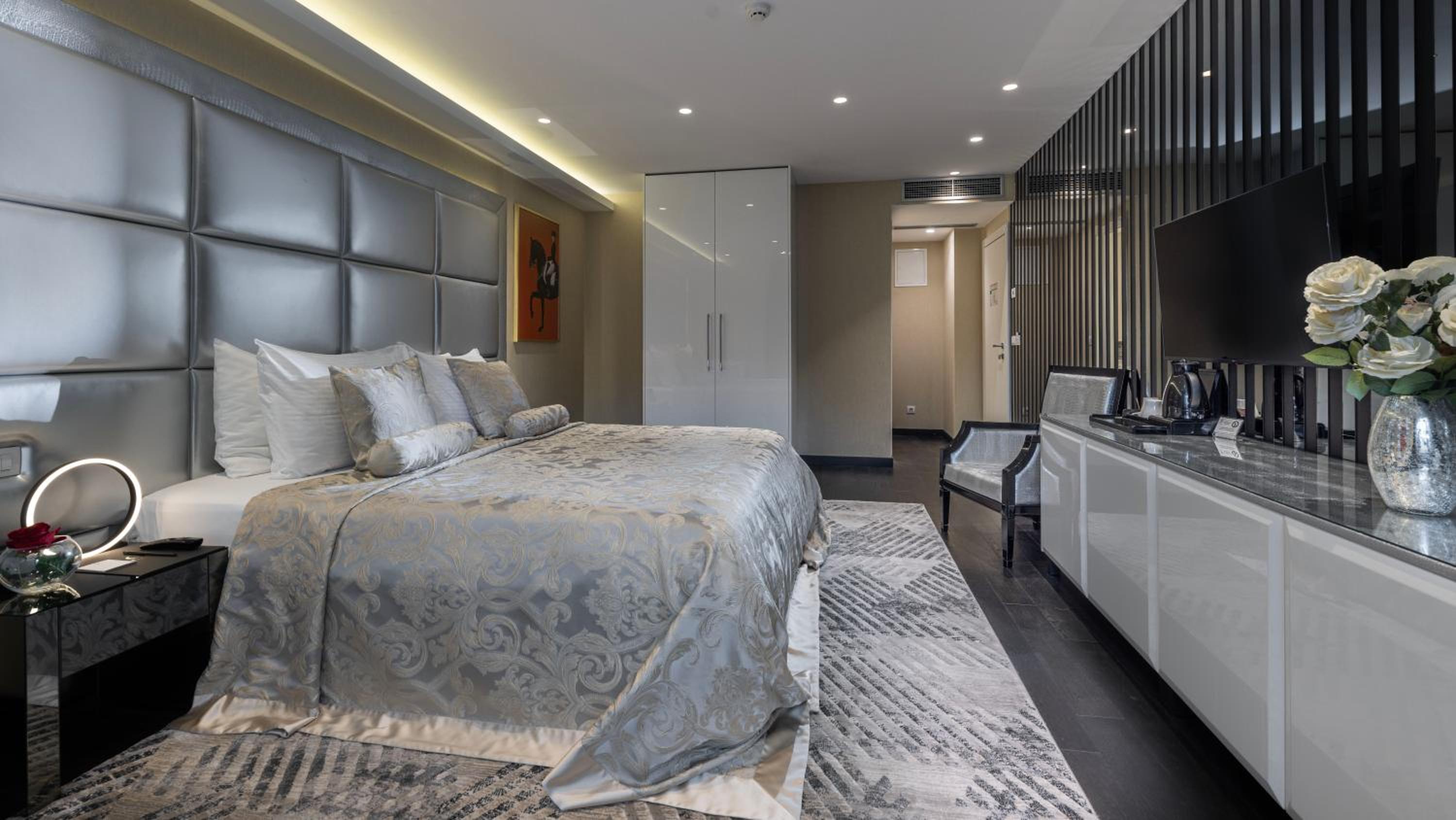 Grand Luxury King Room - Photo 4